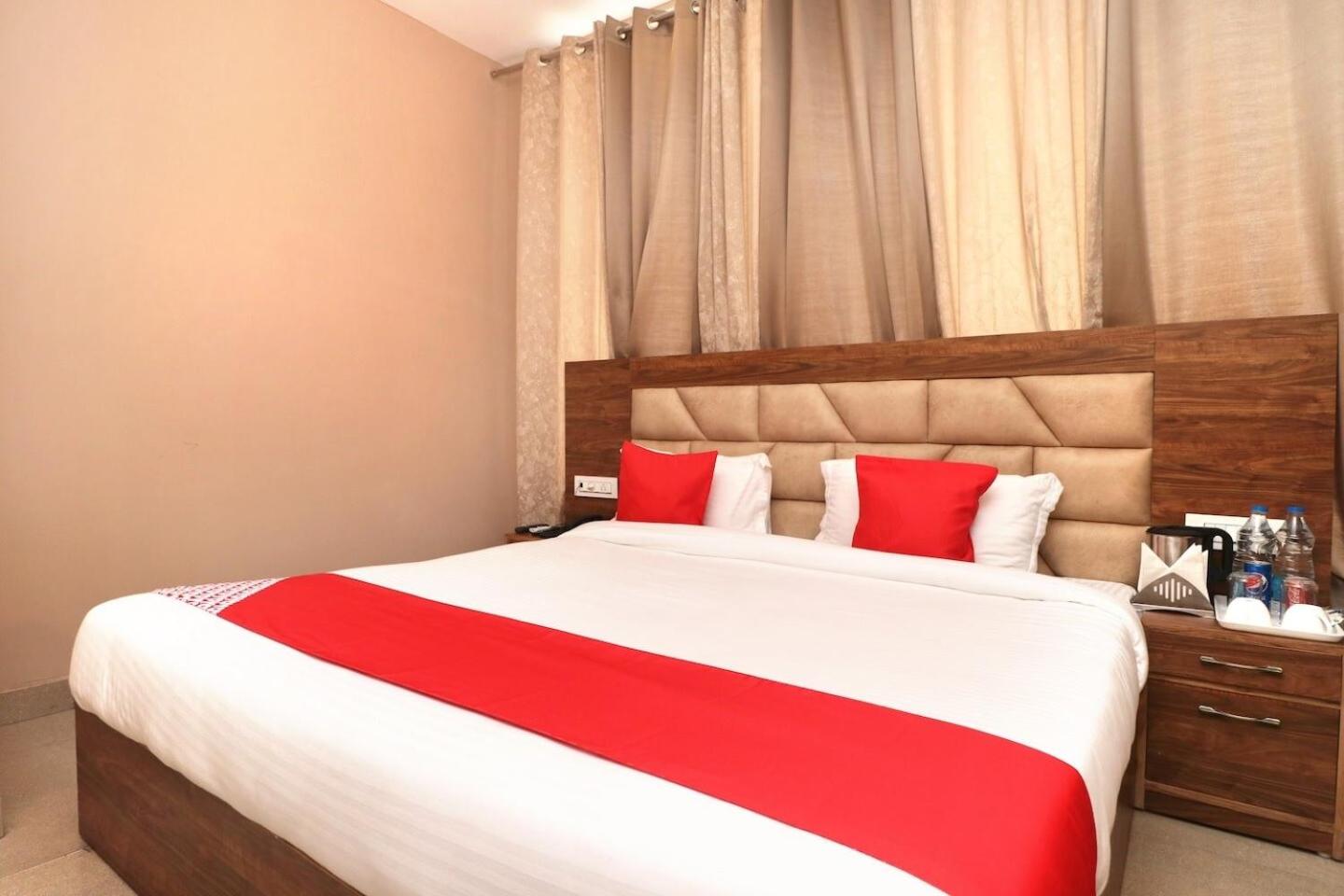 Deluxe Room - Photo 6