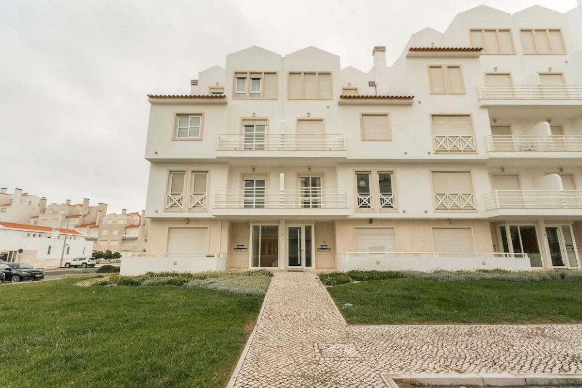 Apartment with Sea View photo 2