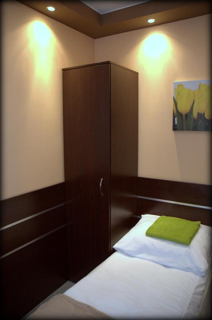Single Room photo 1