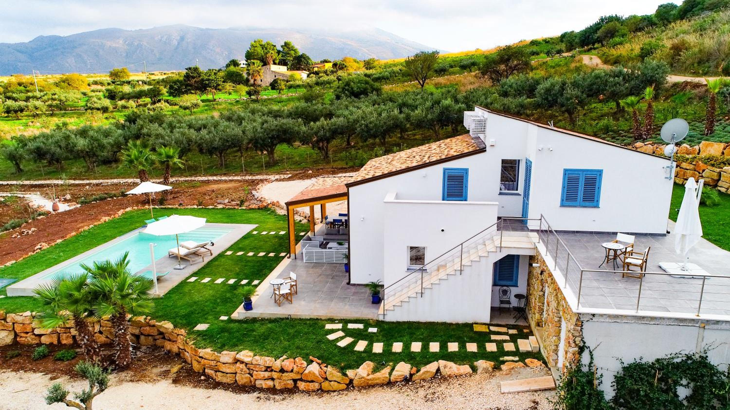 Three-Bedroom Villa photo 2