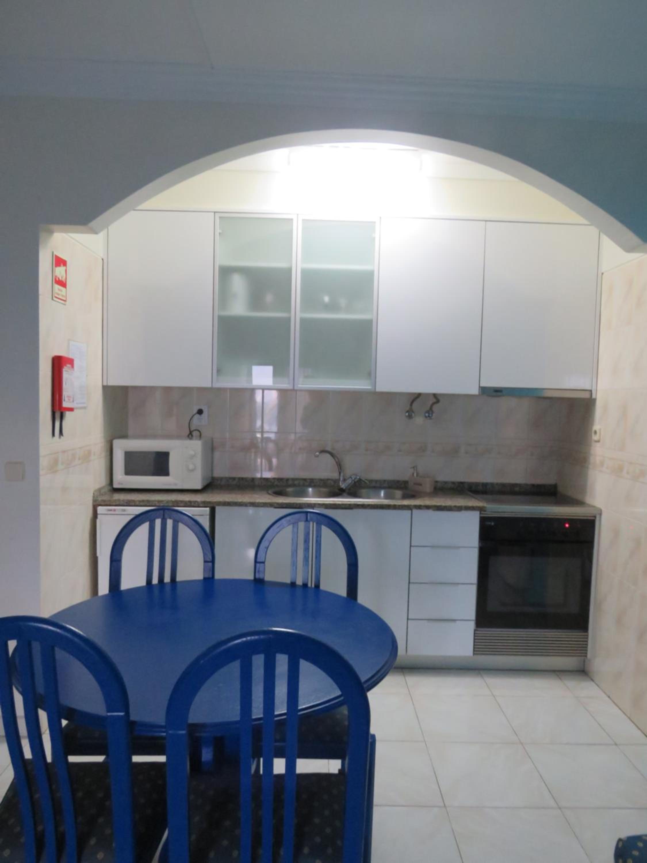 One-Bedroom Apartment with Sea View - Photo 41