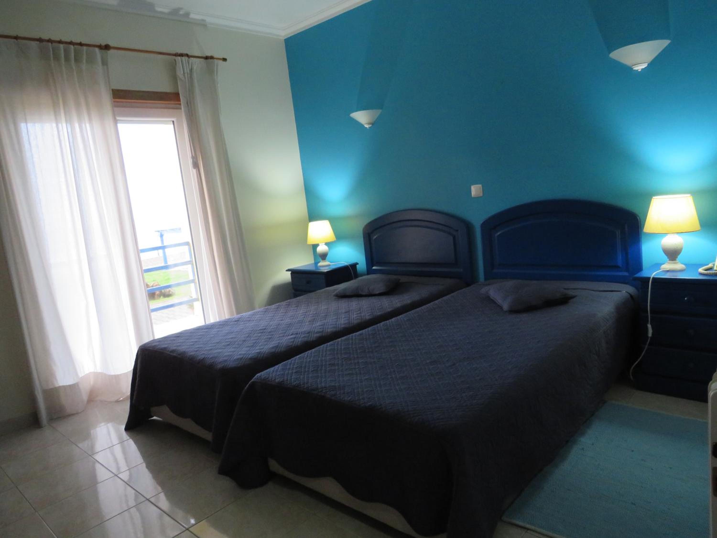 One-Bedroom Apartment with Sea View - Photo 39
