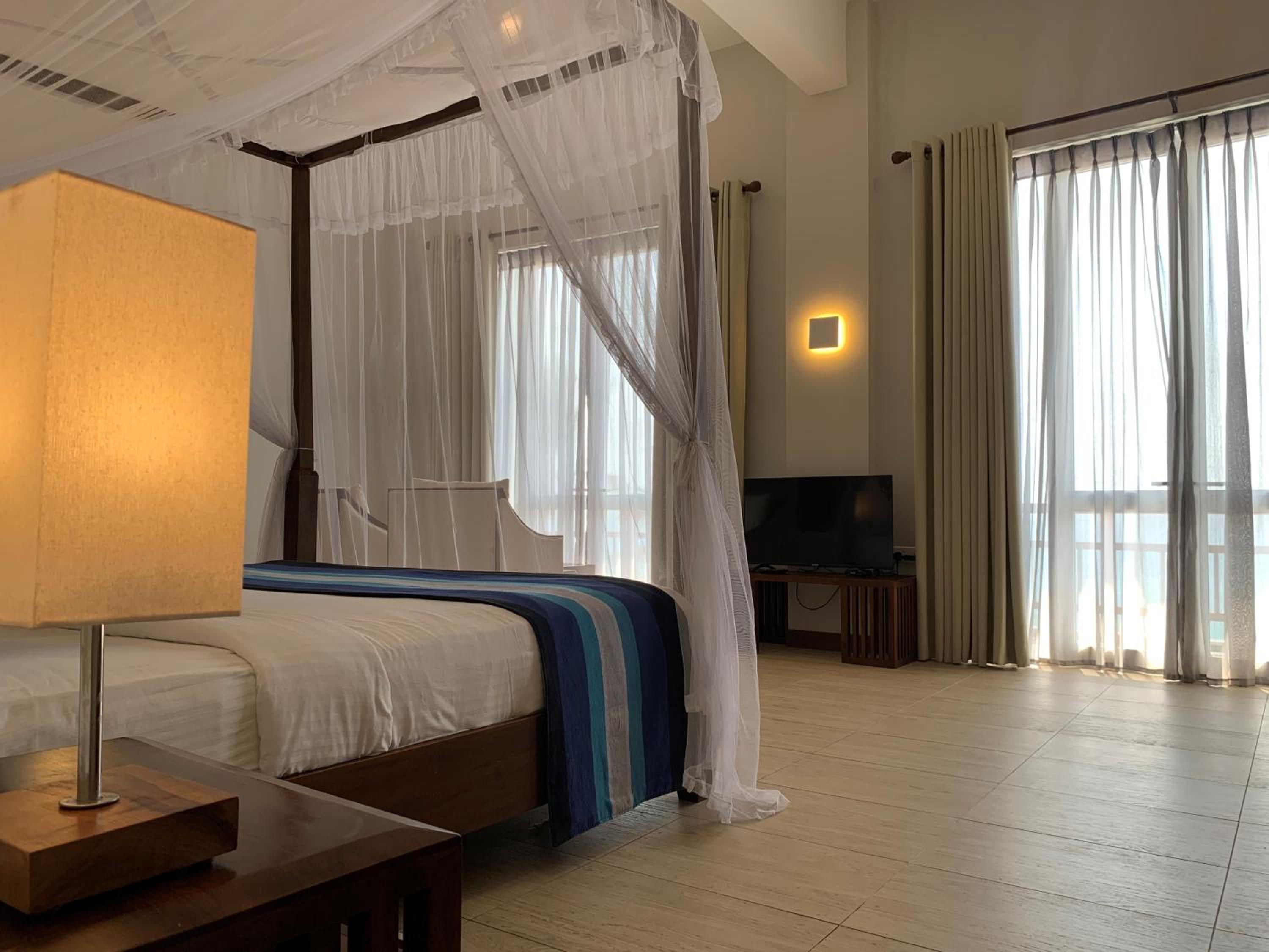 Deluxe Double Room with Sea View and Balcony - Photo 2