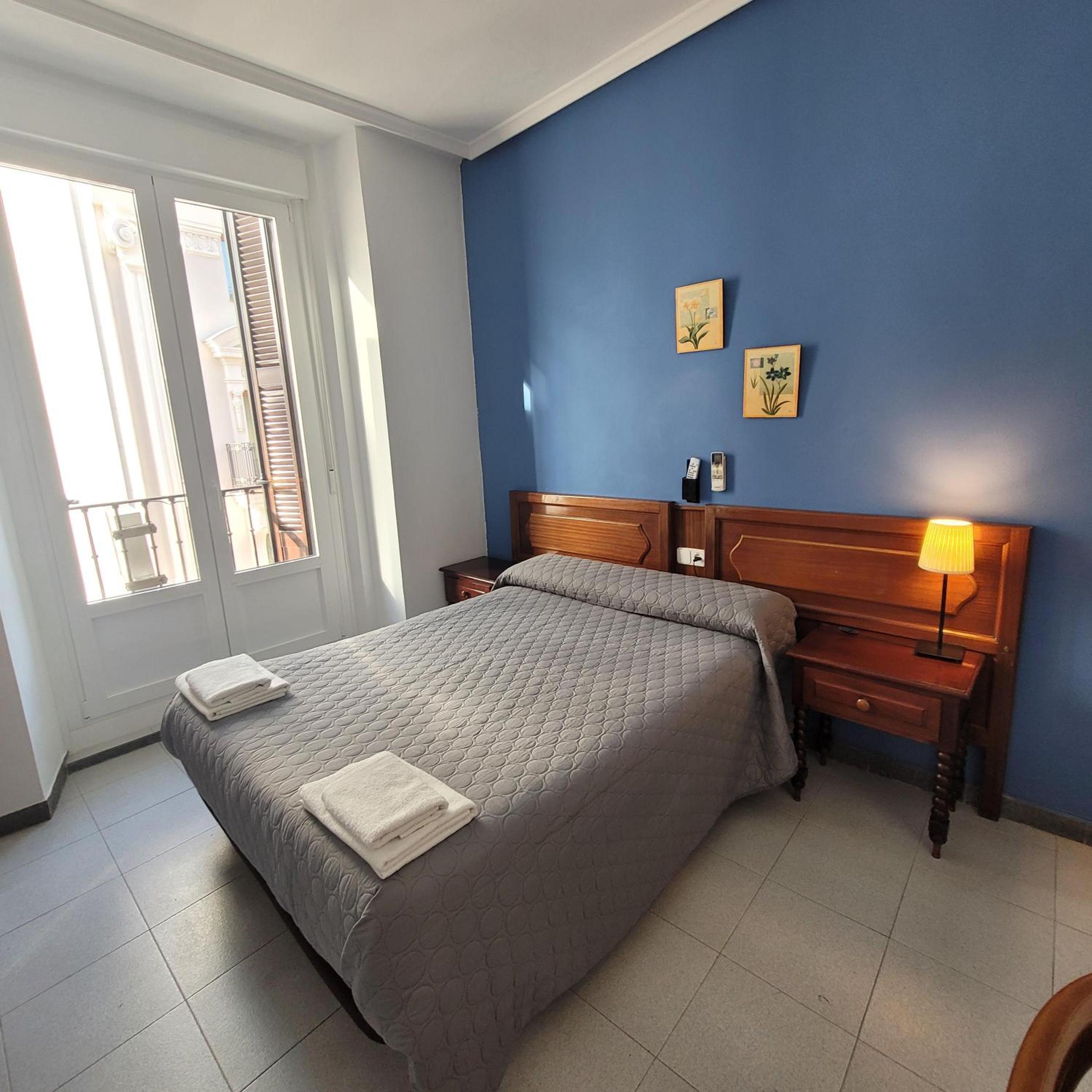 Double or Twin Room - Photo 10
