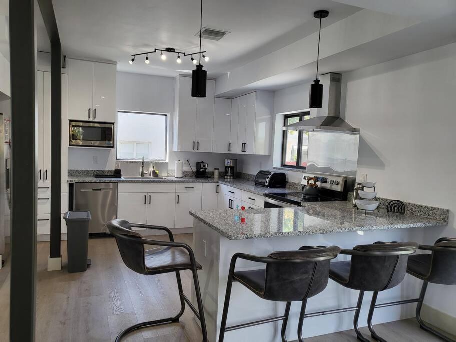 Three-Bedroom House photo 2