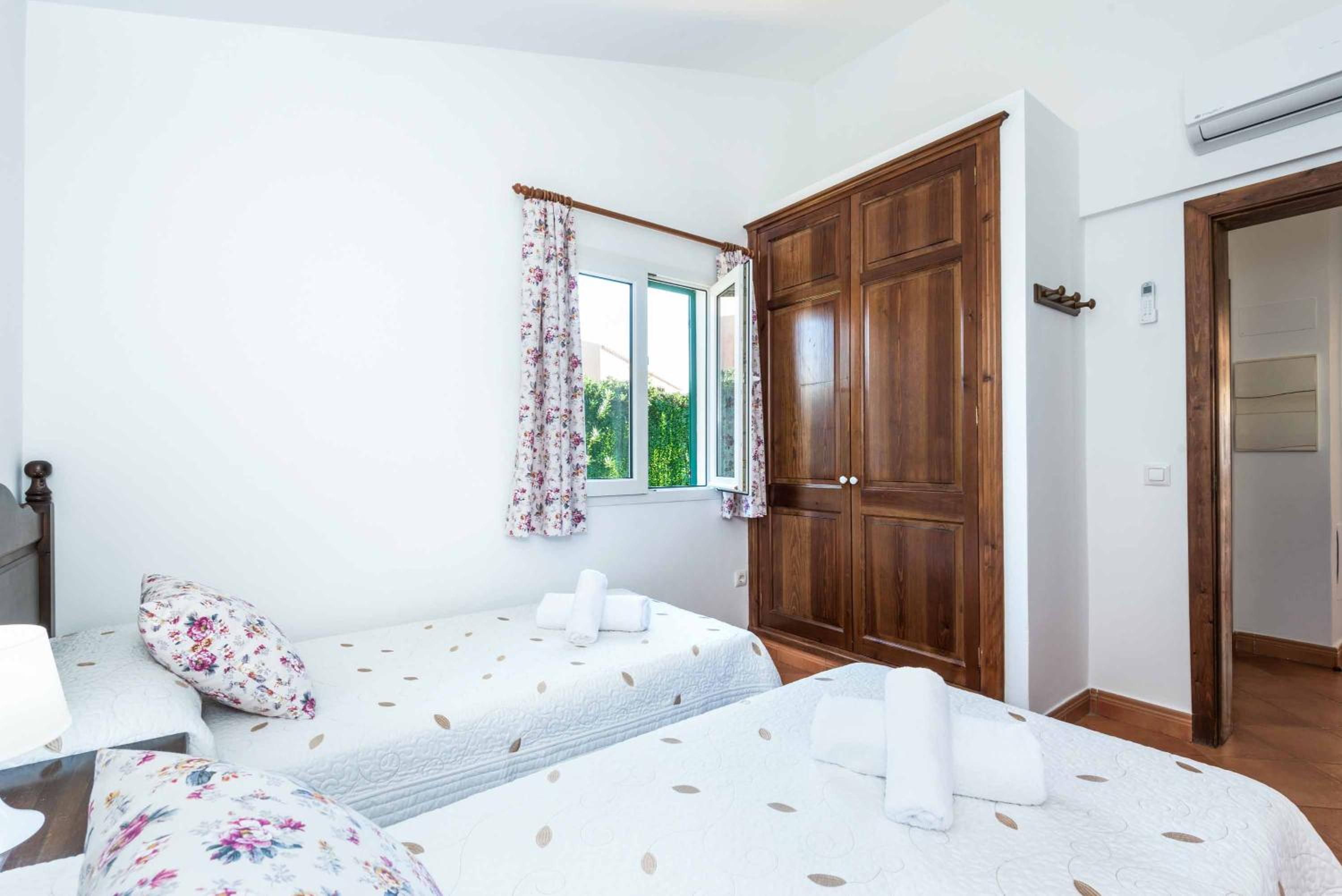 Villa de Tres Habitaciones