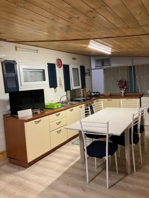 Mobile Home - Photo 14