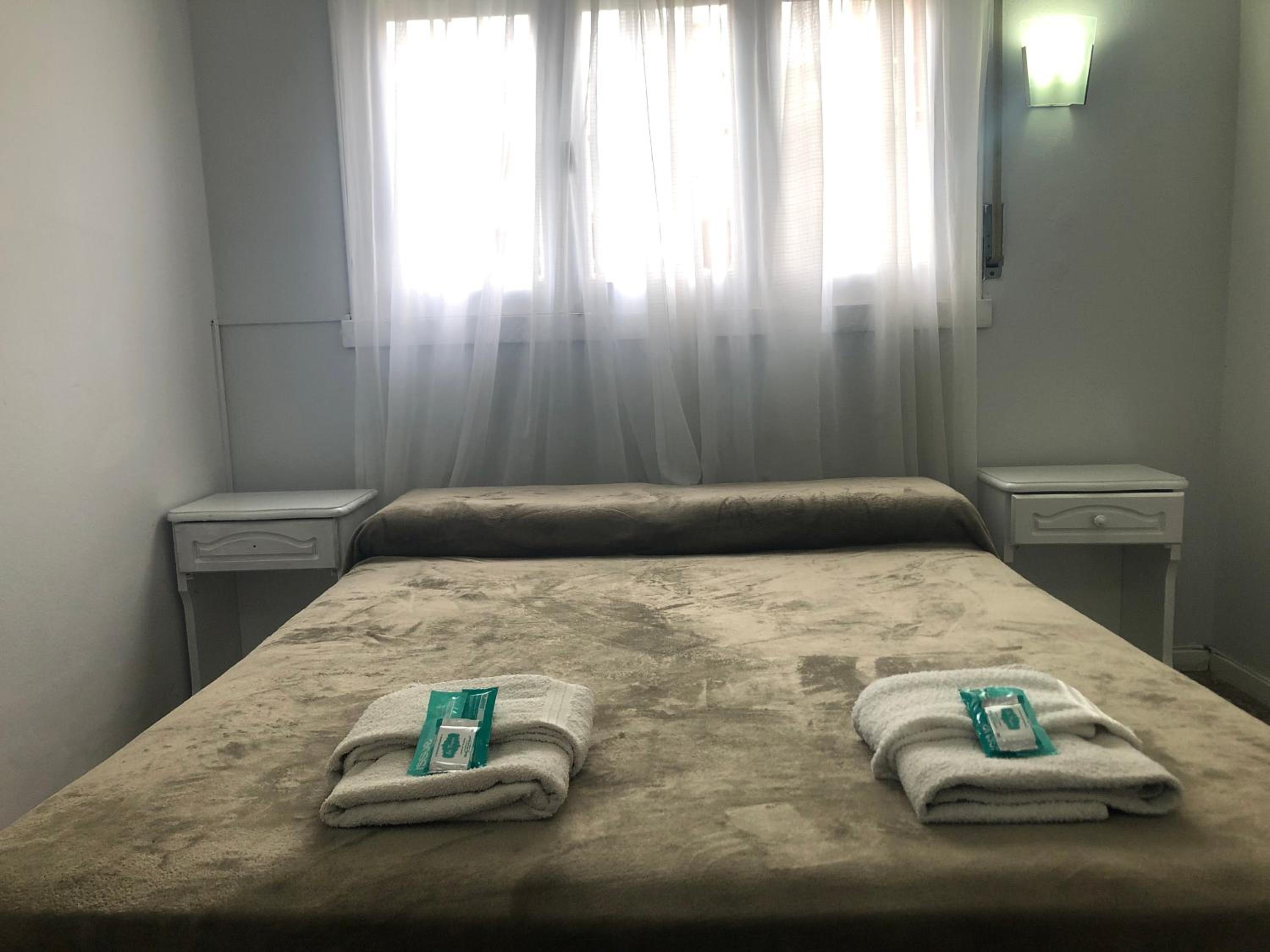 Double Room with Private Bathroom photo 1