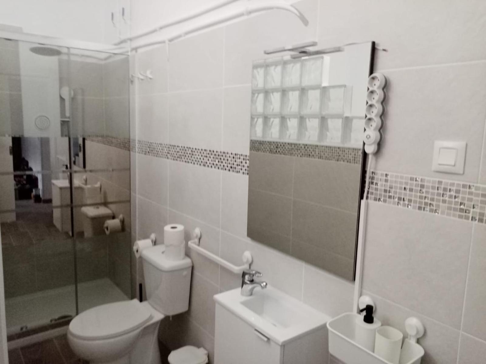 One-Bedroom House photo 2