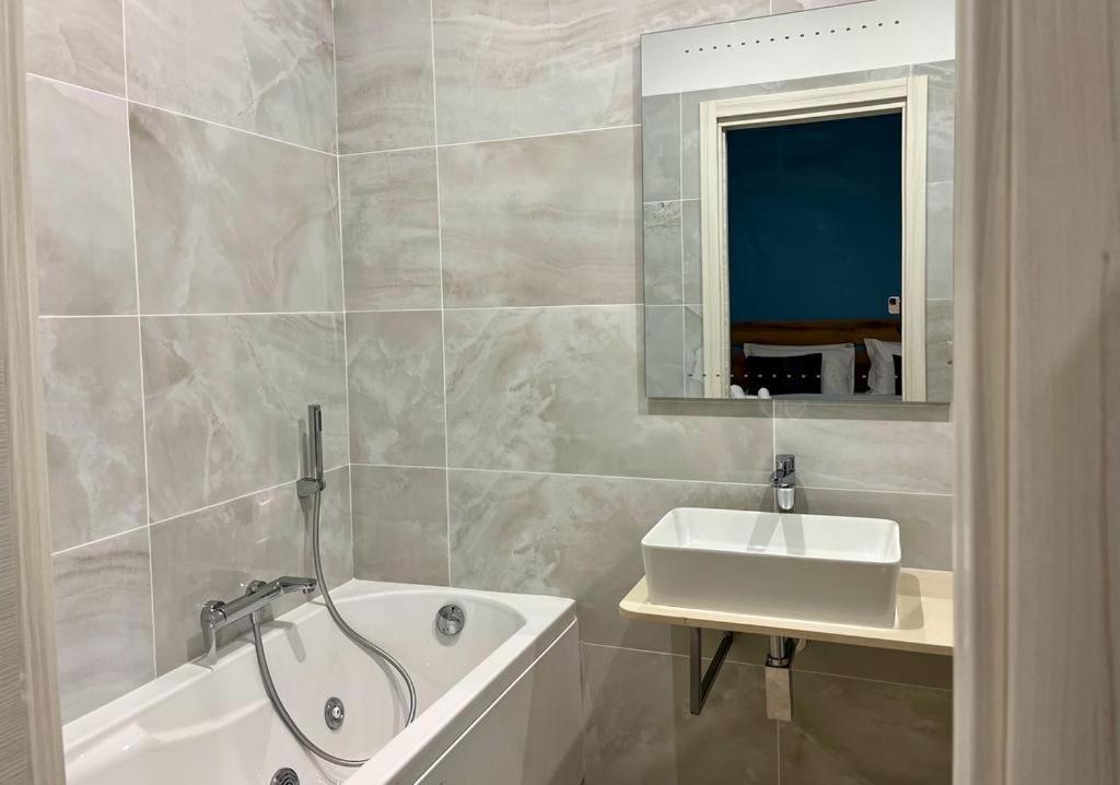 Deluxe Double or Twin Room with Spa Bath