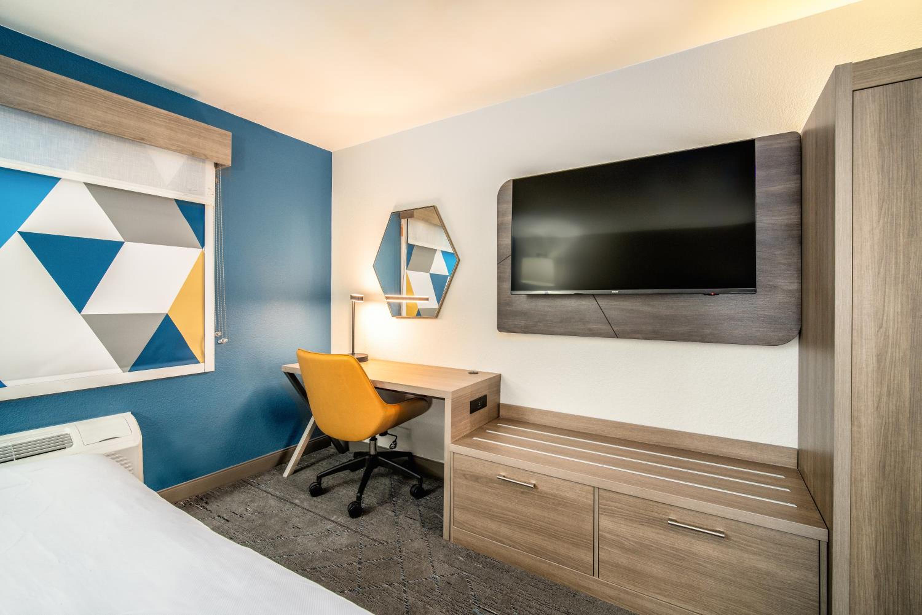 Standard King Room - Photo 1