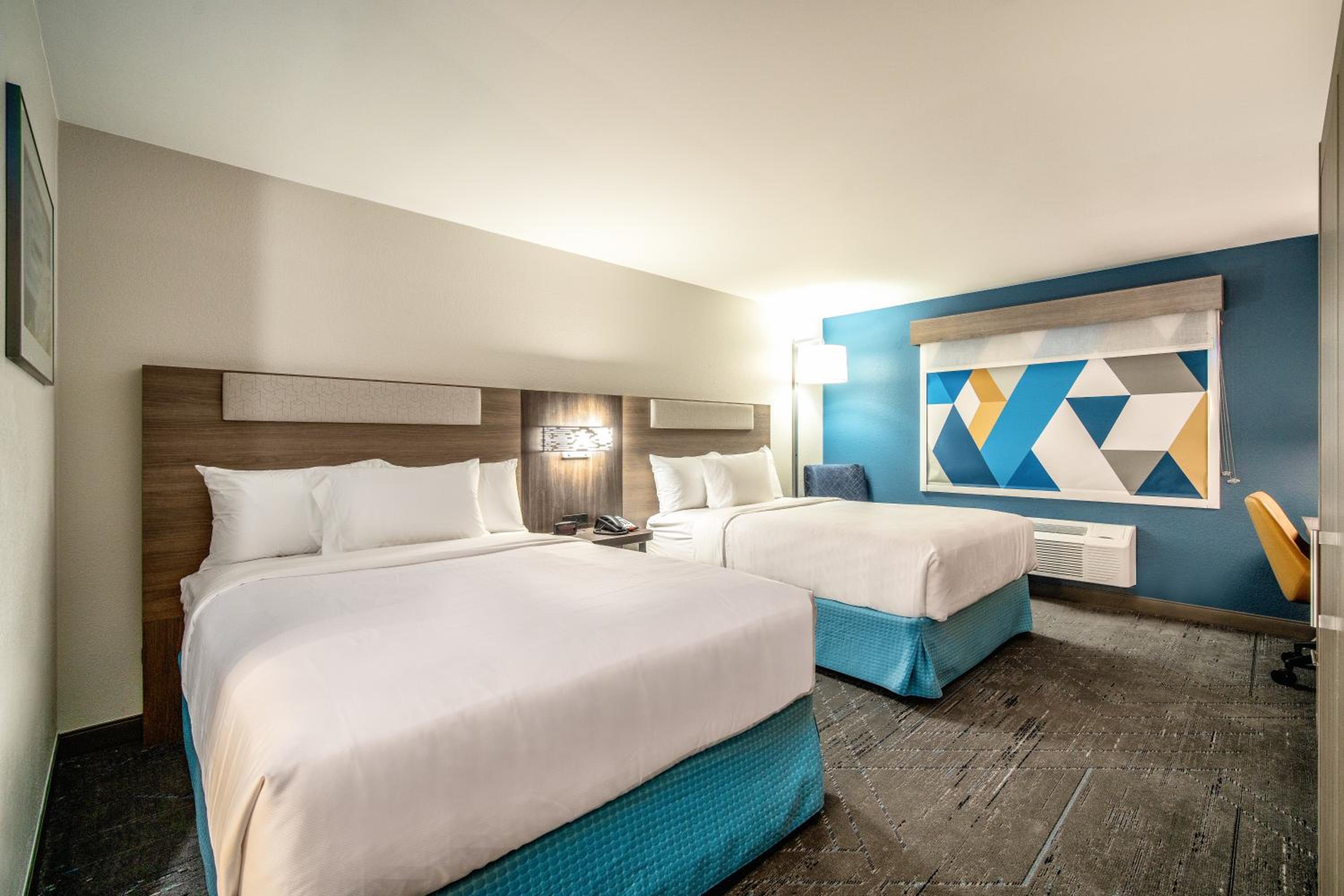 Standard Queen Room with Two Queen Beds - Photo 1