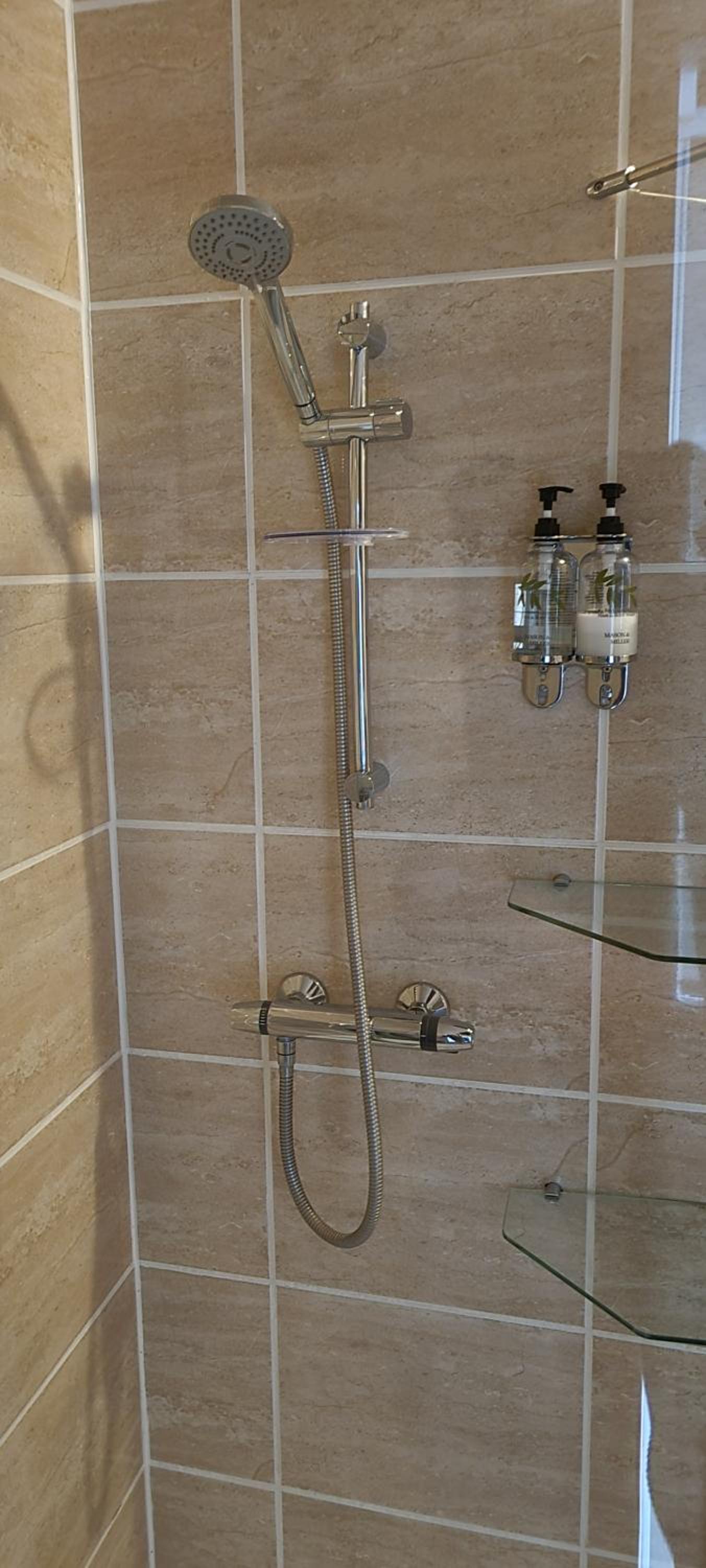 Family Room with Private Bathroom - Photo 7