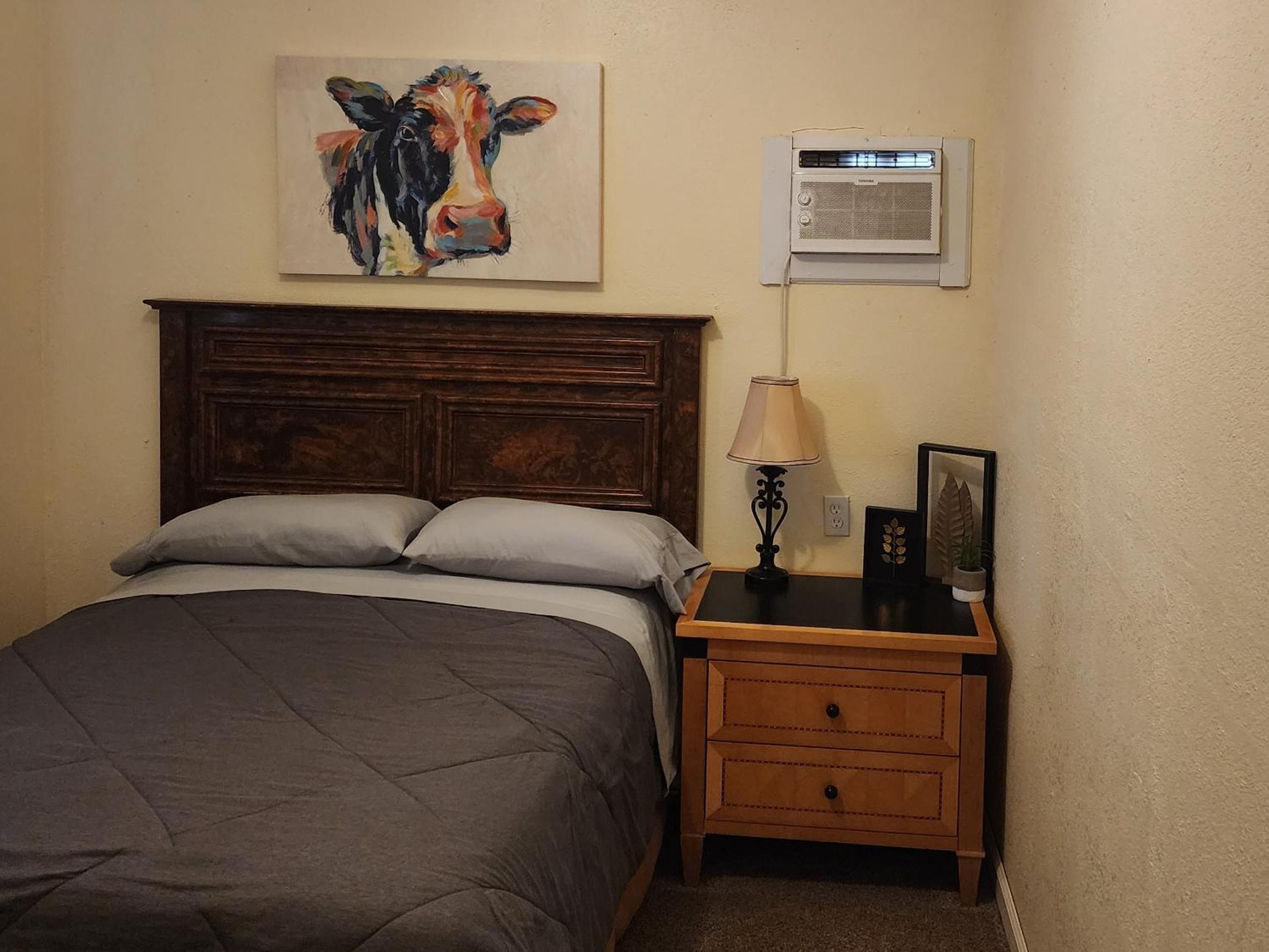 Two-Bedroom House - Photo 4