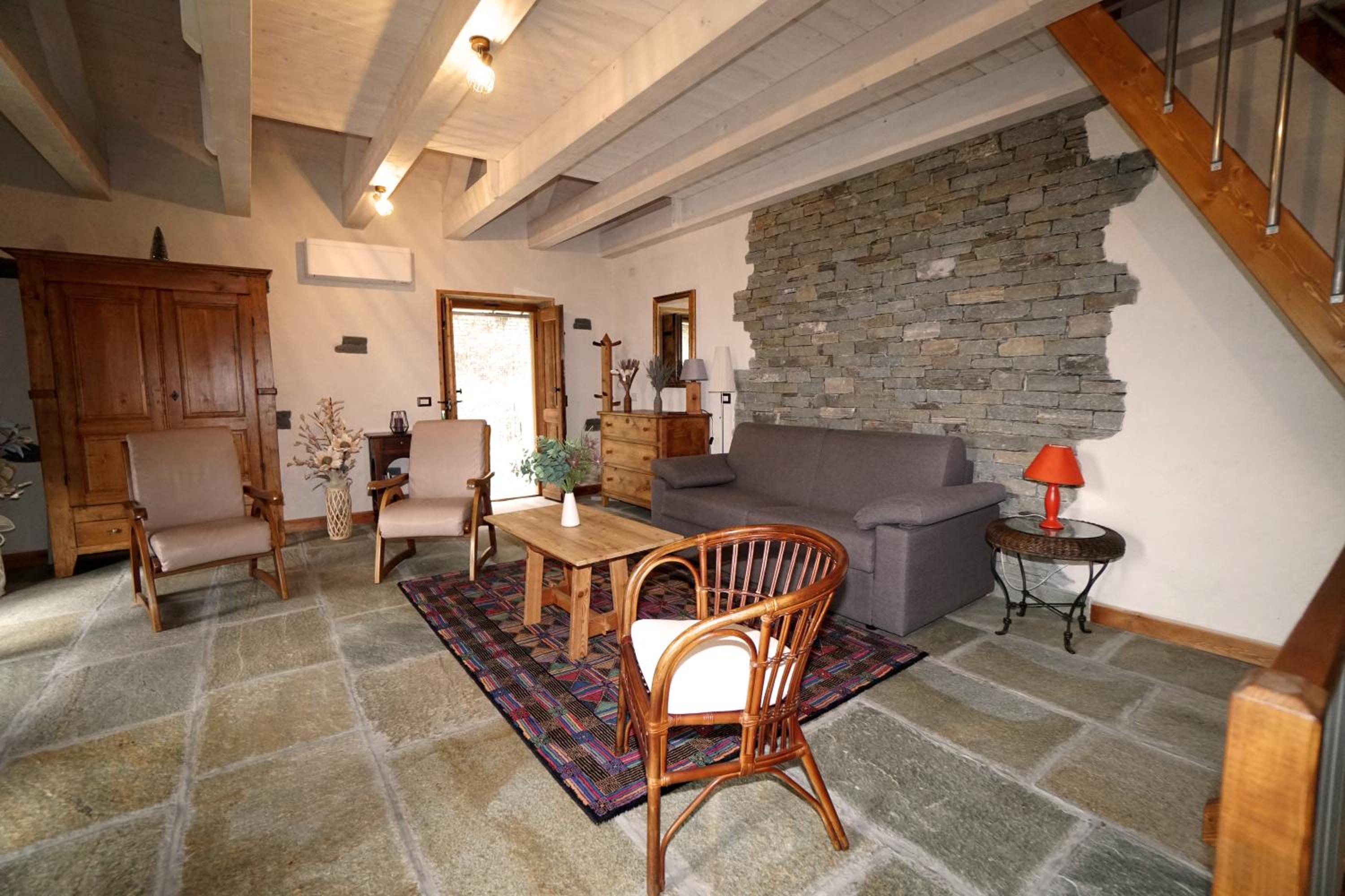 One-Bedroom House photo 1