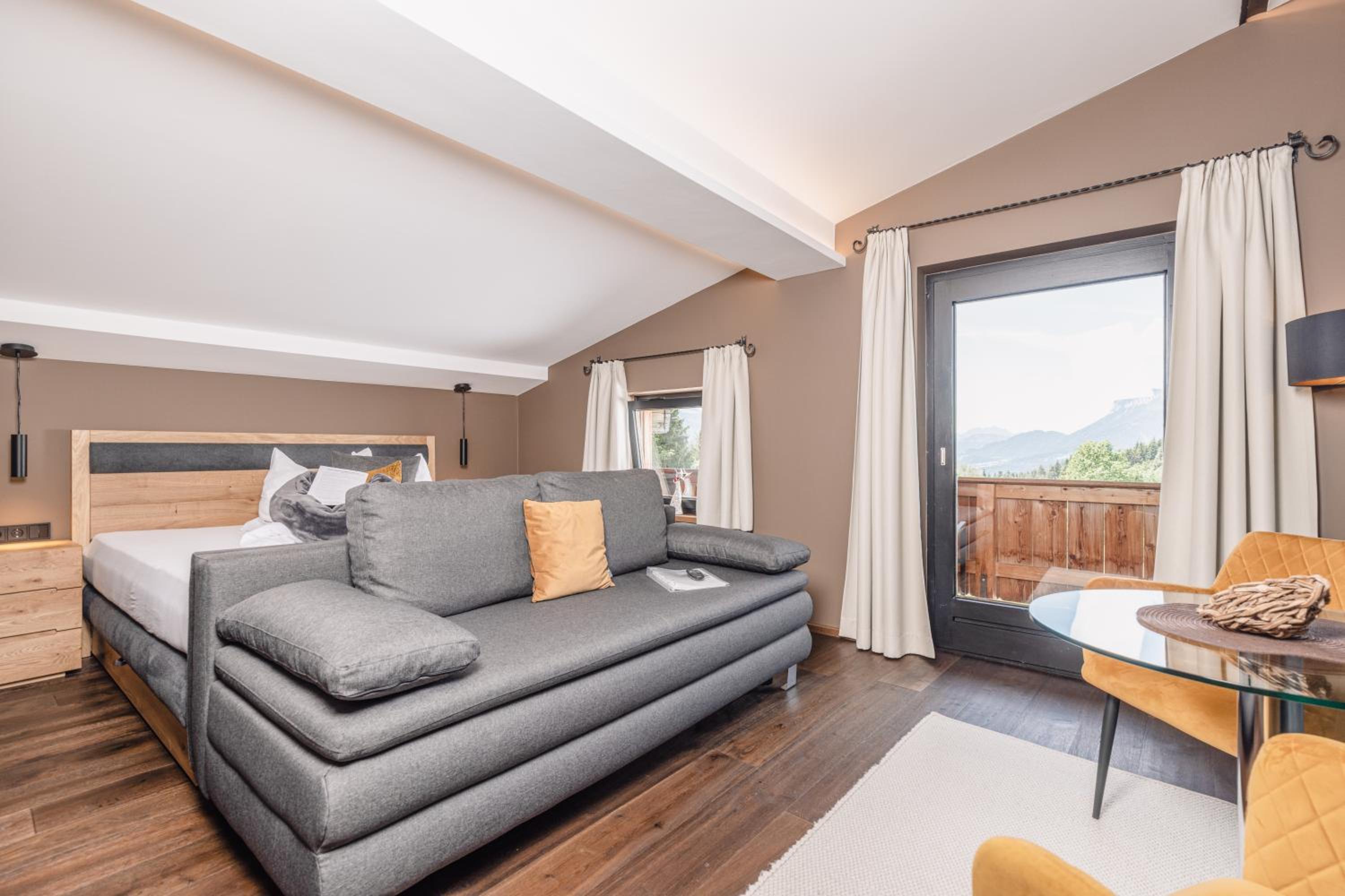Deluxe Double Room with Balcony