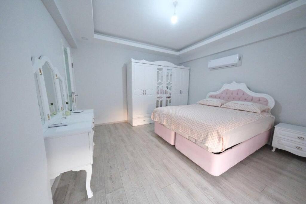 Three-Bedroom Villa photo 1