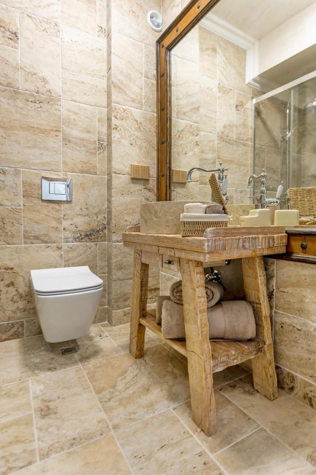 Queen Suite - Photo 2