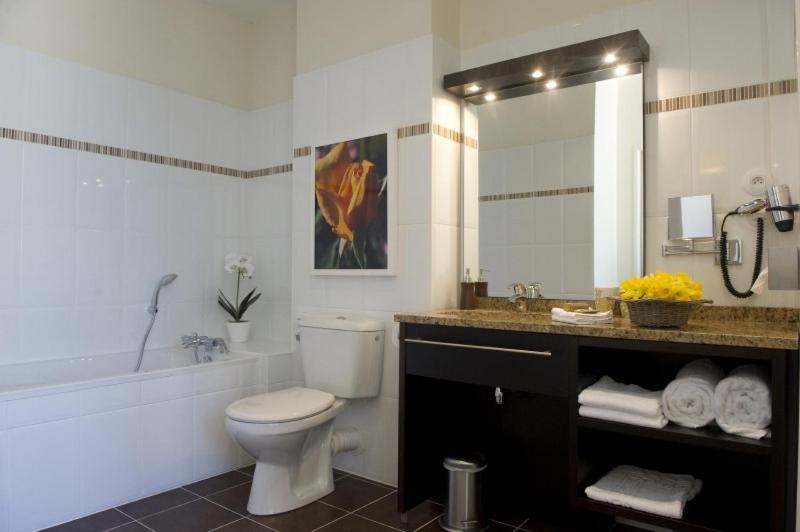 Superior Double or Twin Room With Bath photo 3