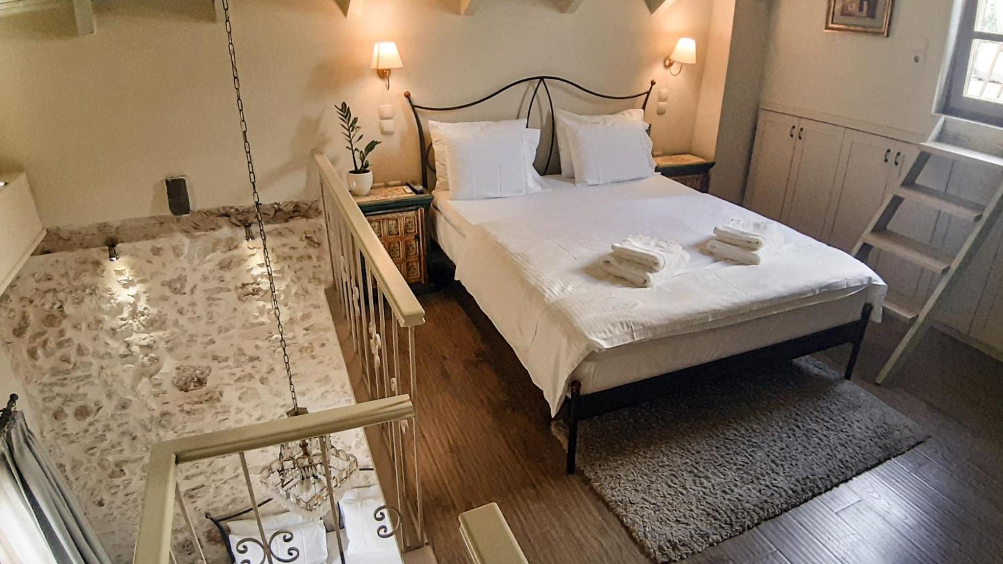 One-Bedroom Suite - Photo 3