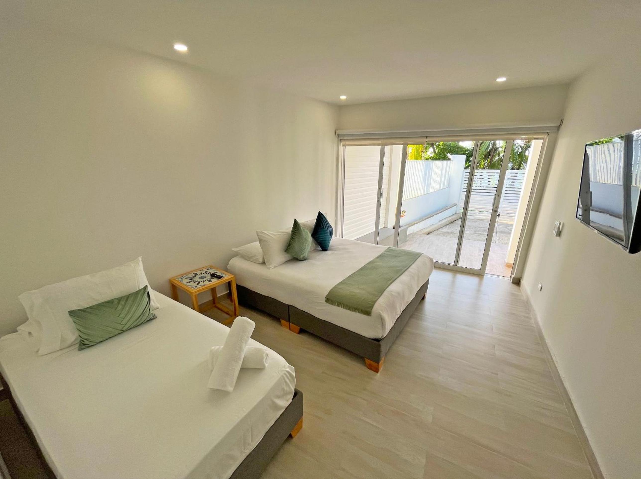 Deluxe Triple Room with Sea View photo 2