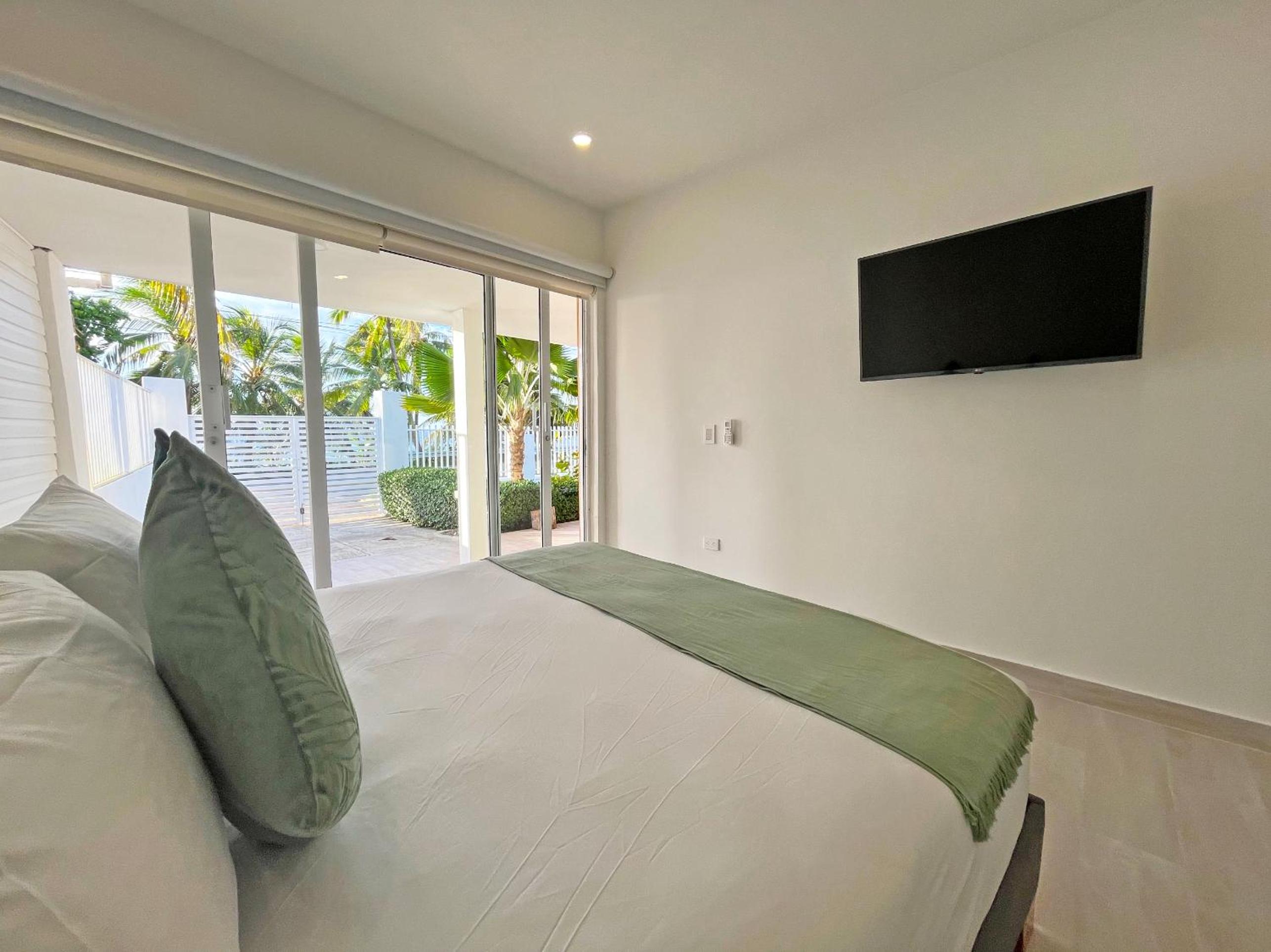 Deluxe Triple Room with Sea View photo 2