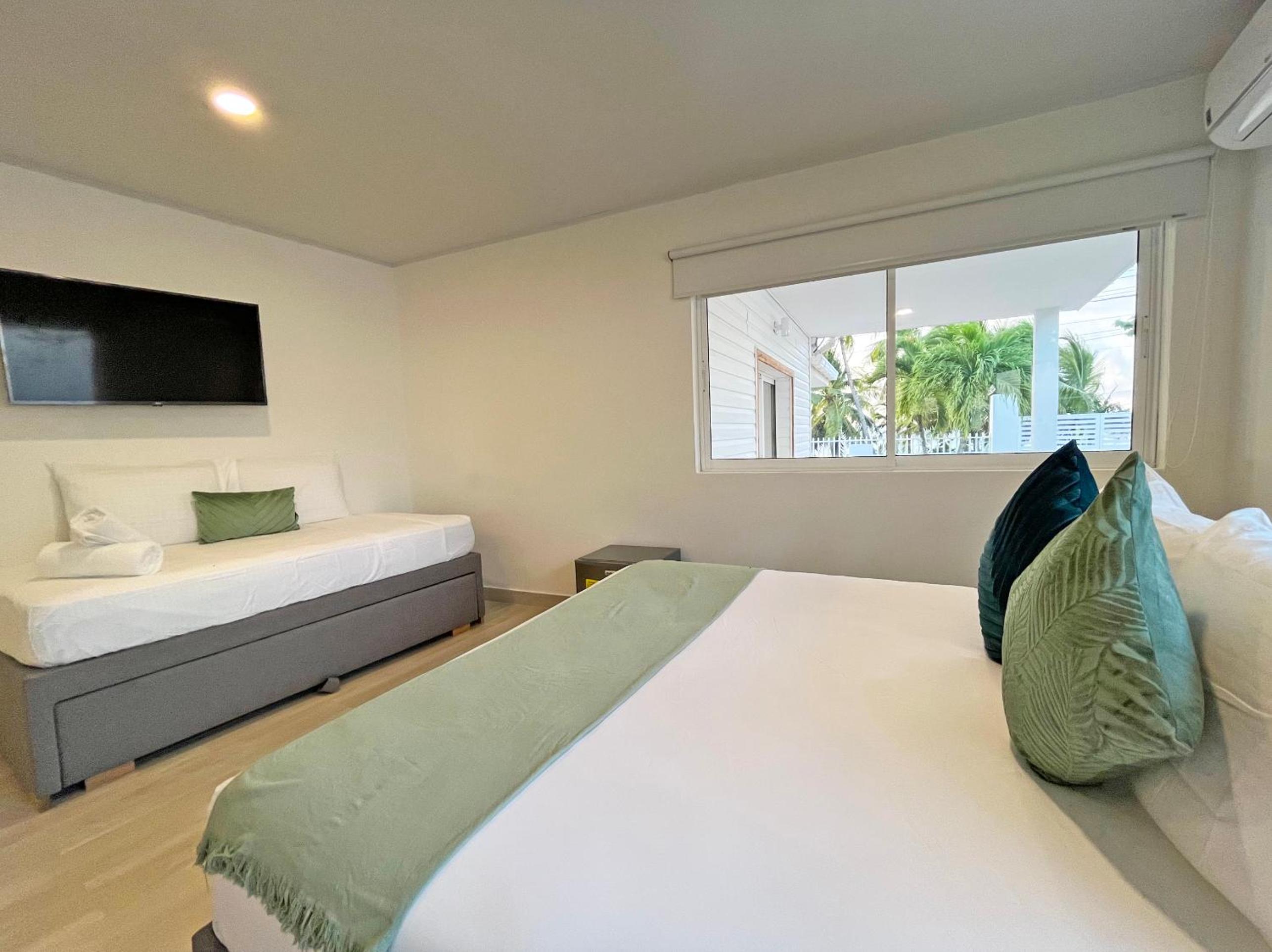 Quadruple Room with Sea View photo 2