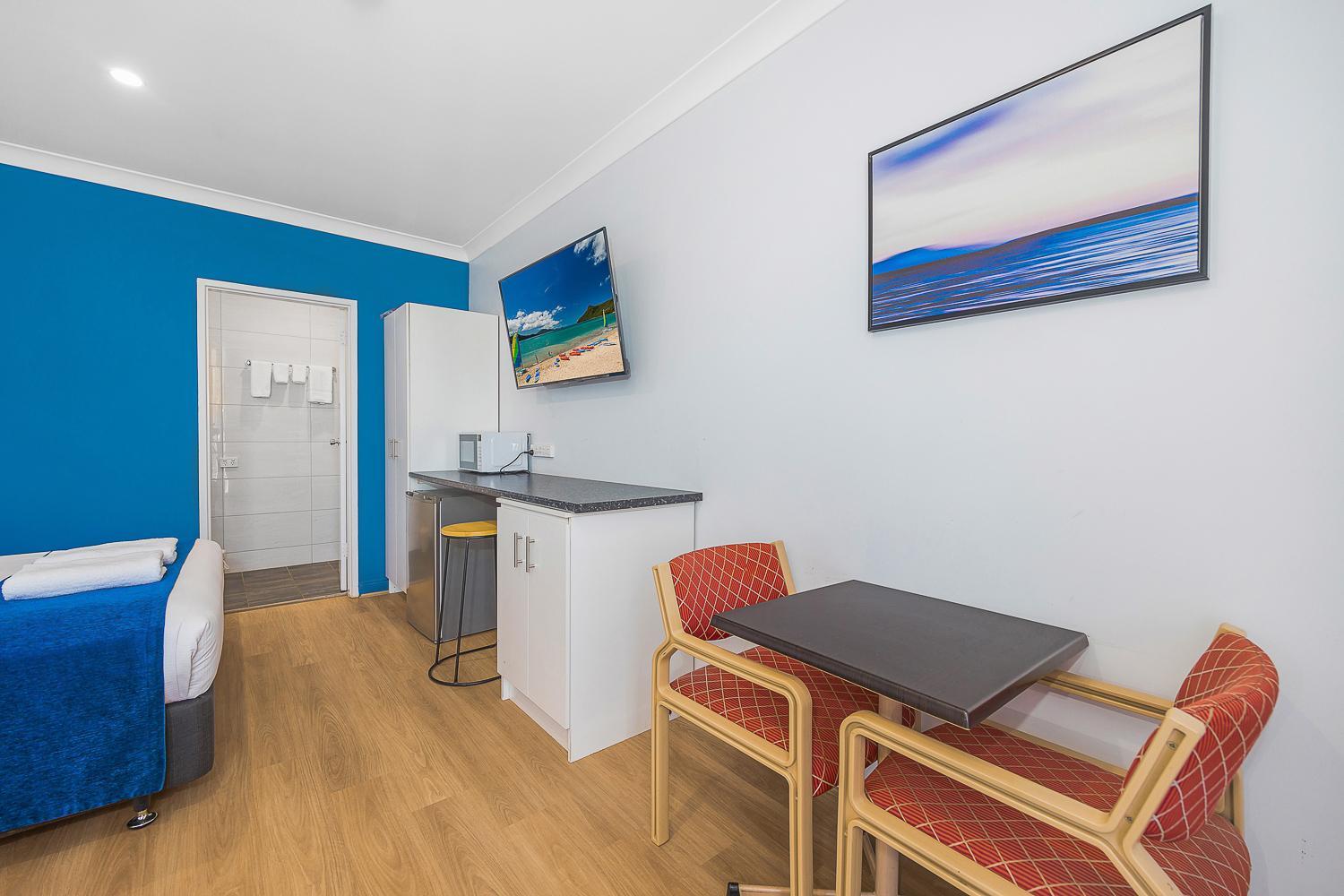 Deluxe Motel Room photo 1