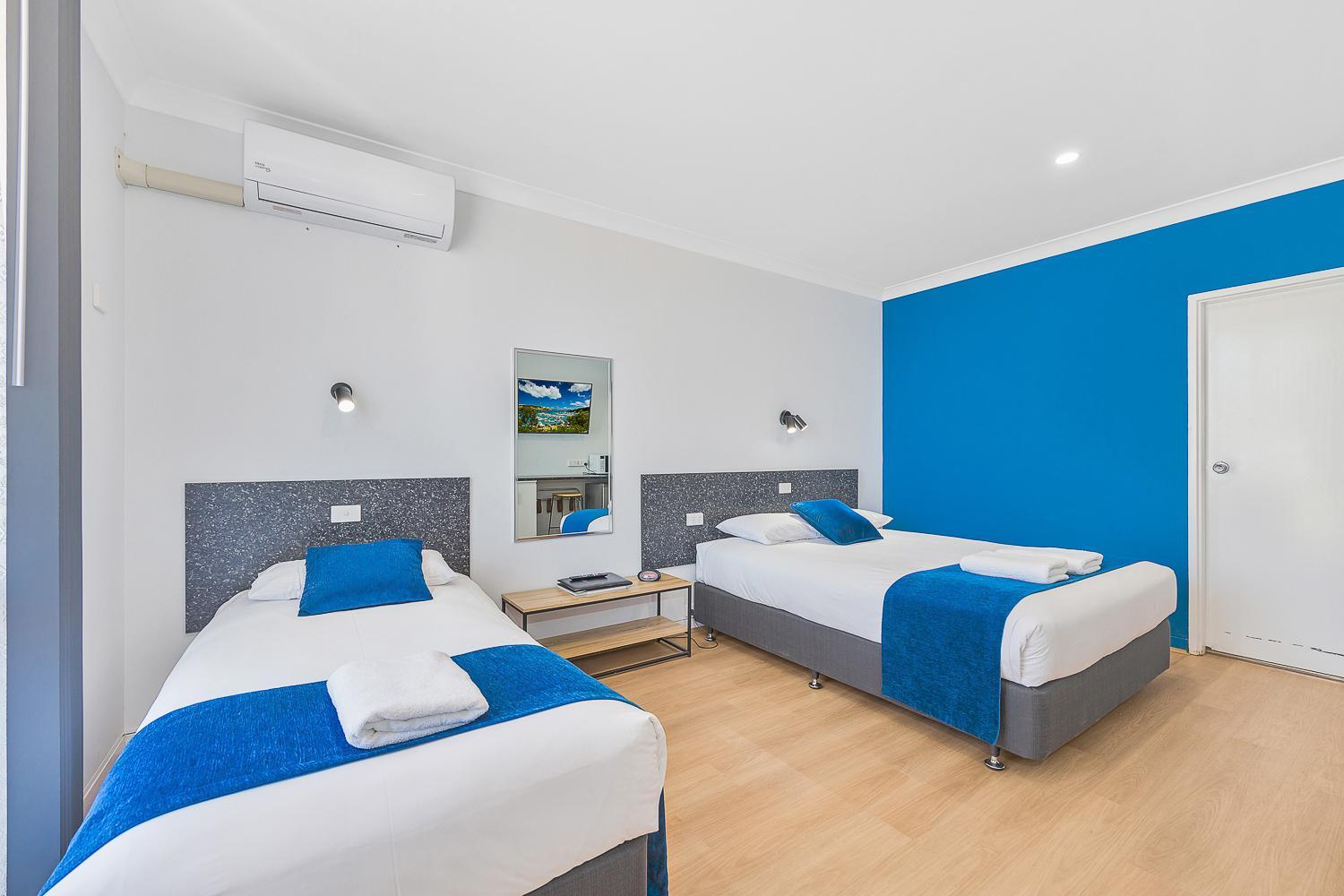 Deluxe Motel Room photo 2