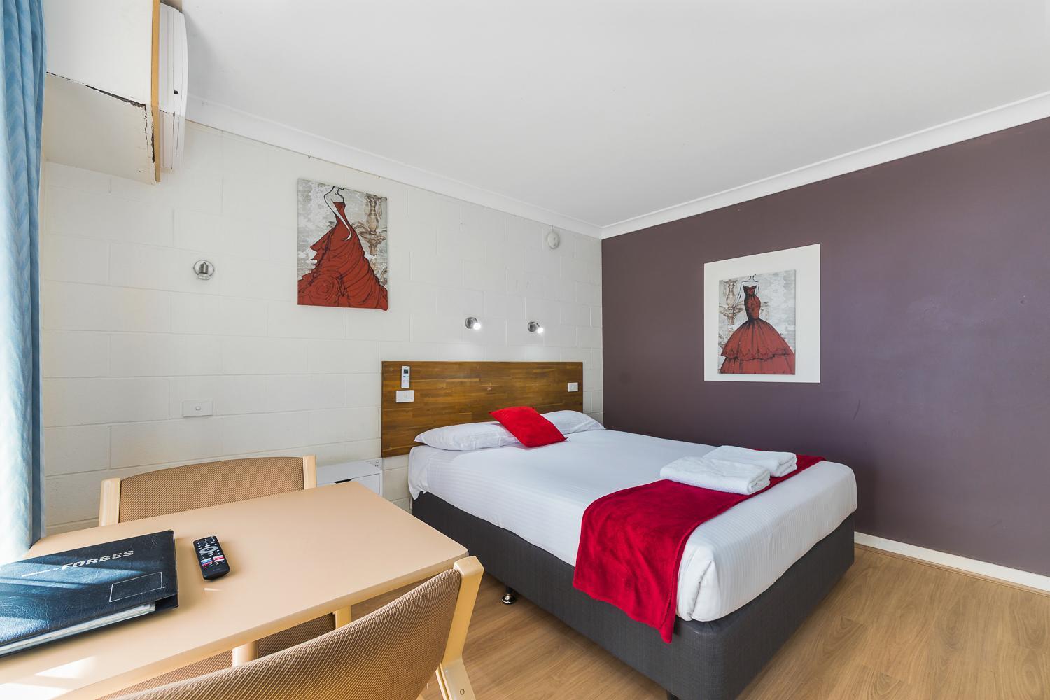 Budget Double Room photo 3