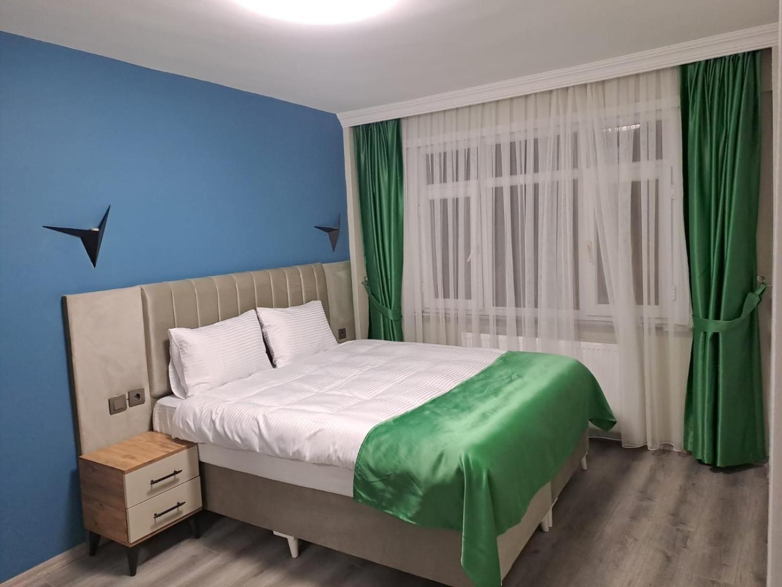 Apartment with Balcony photo 2