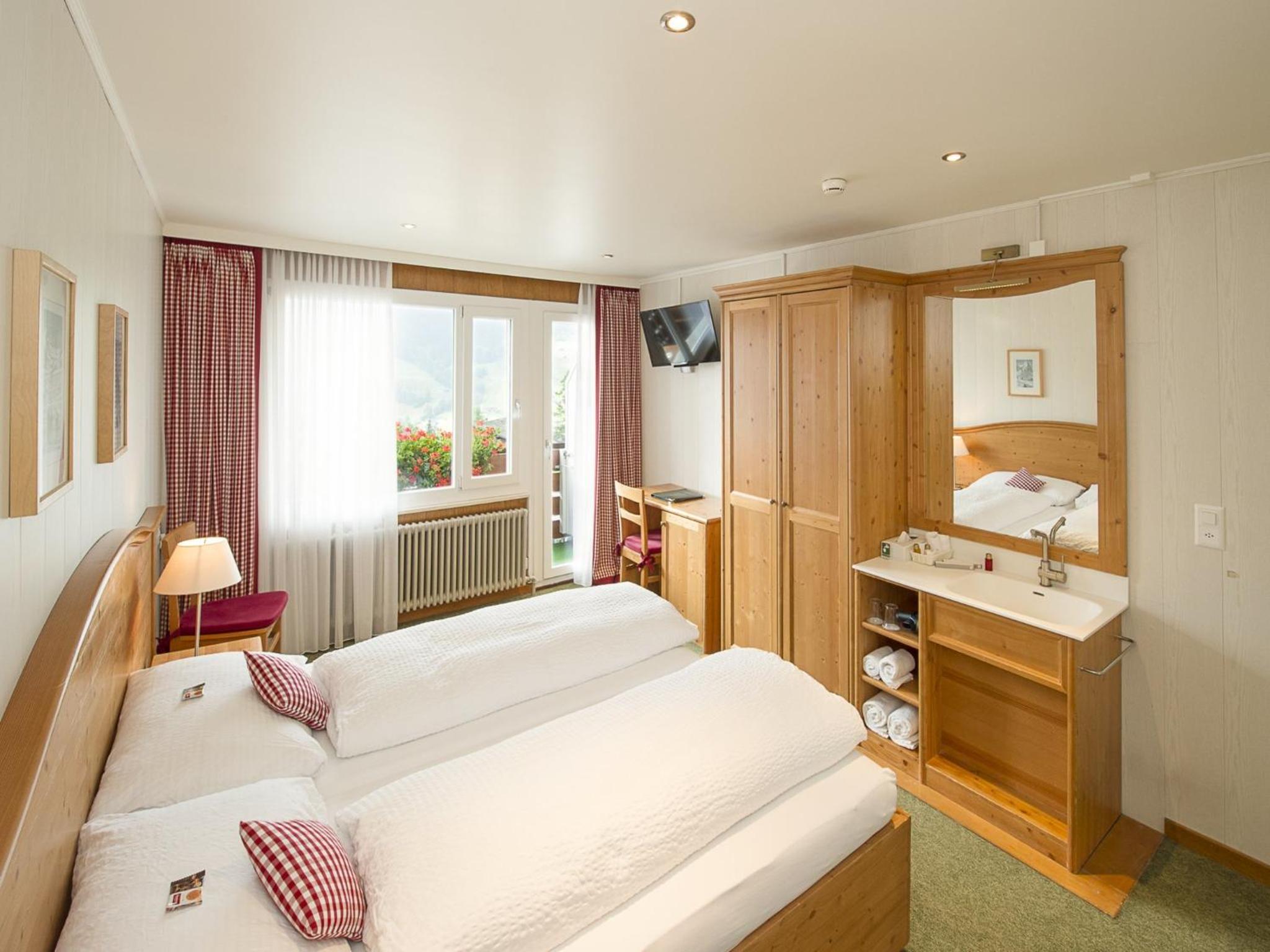 Superior Double Room with Eiger View - Photo 1