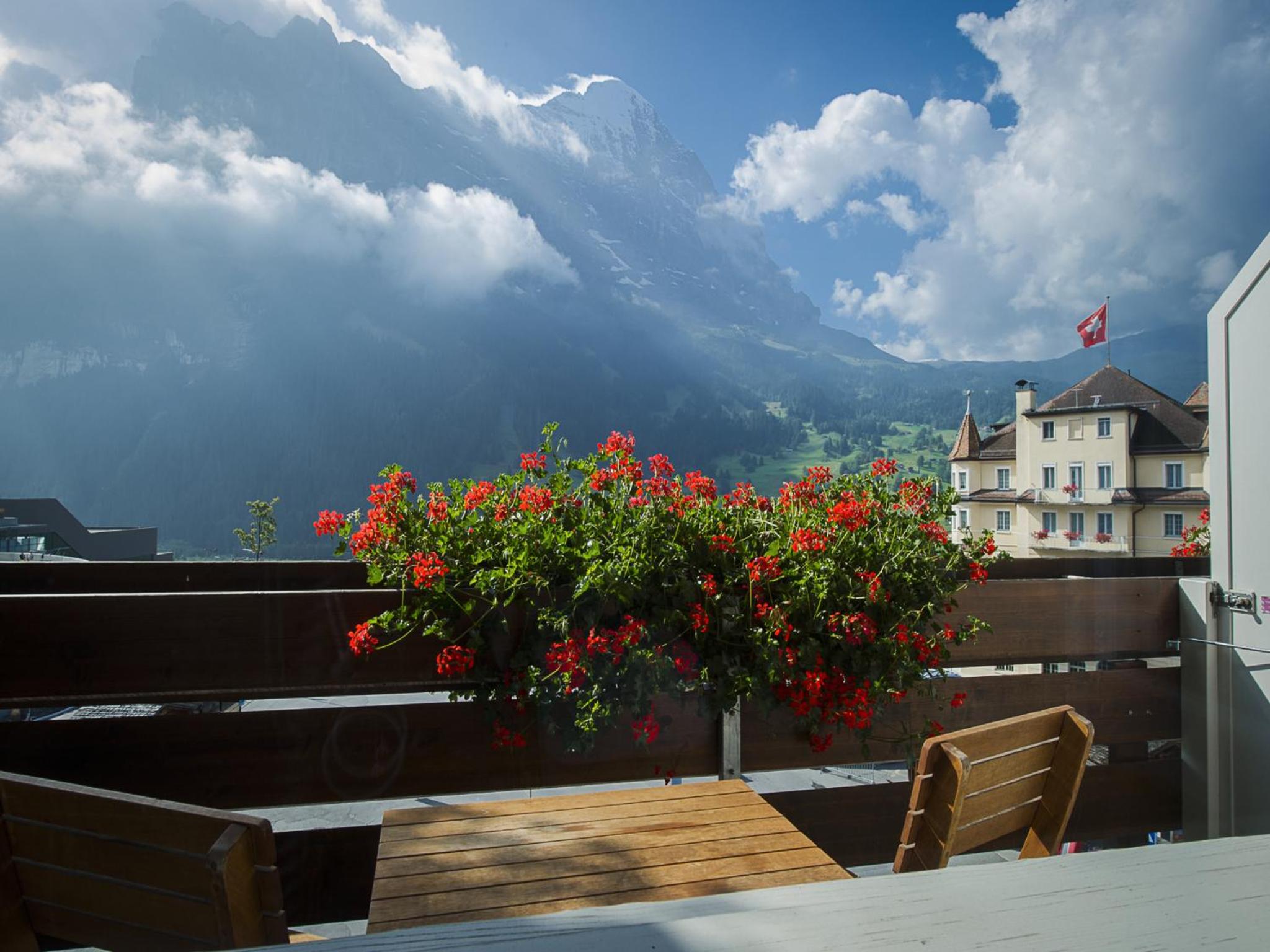 Superior Double Room with Eiger View - Photo 3