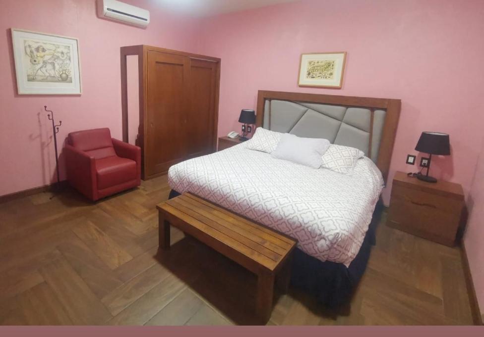 Large Double Room - Photo 4