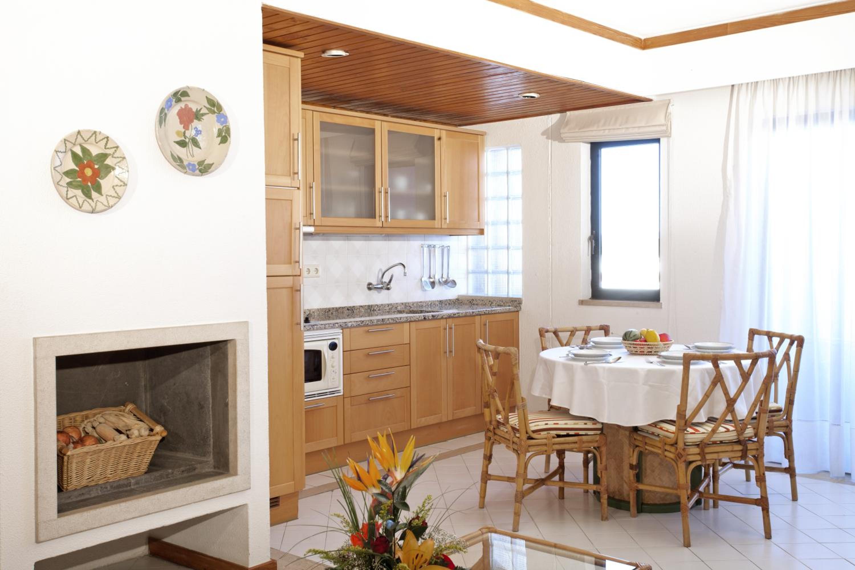 Deluxe One-Bedroom Apartment - Photo 4