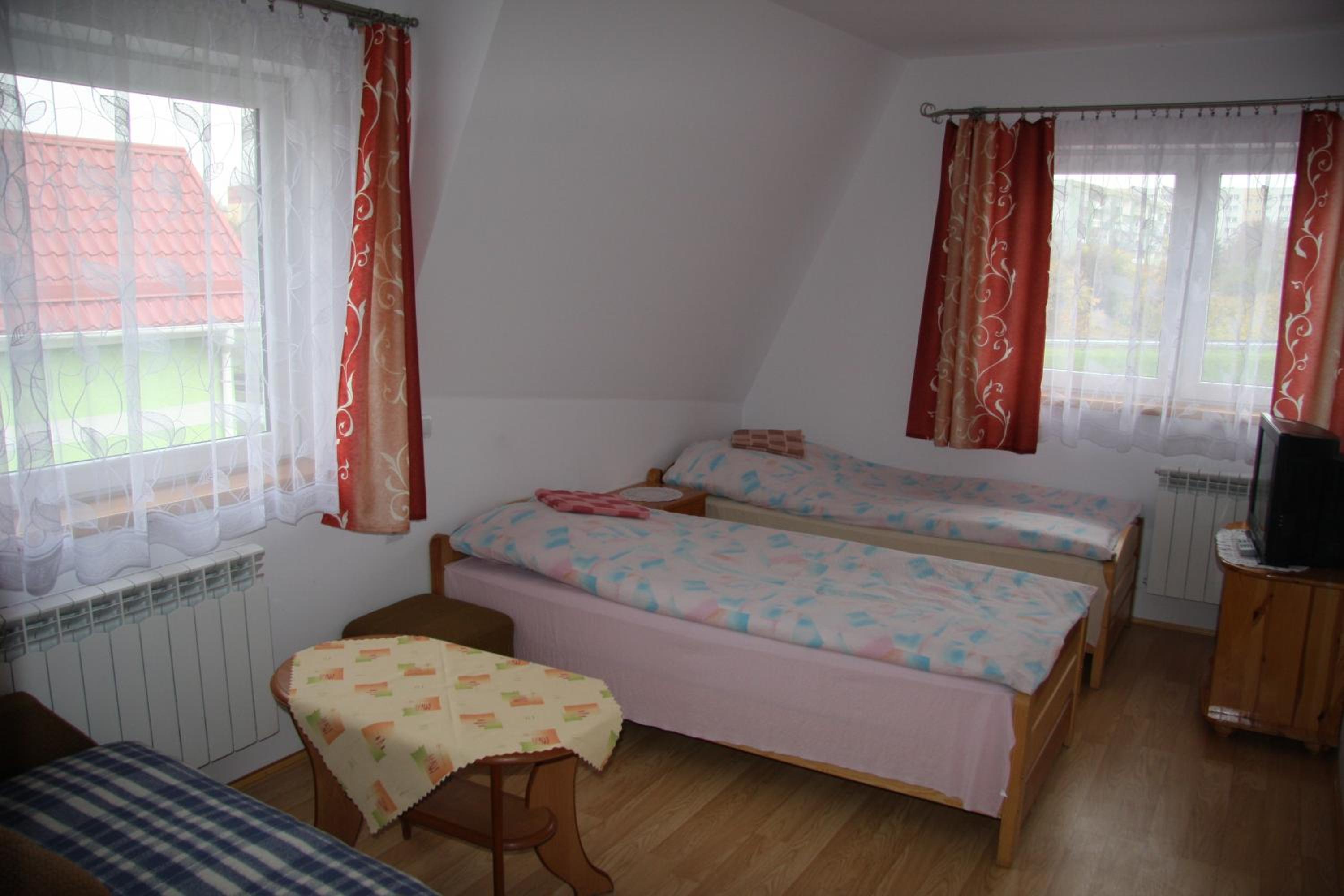 Twin Room - Photo 8