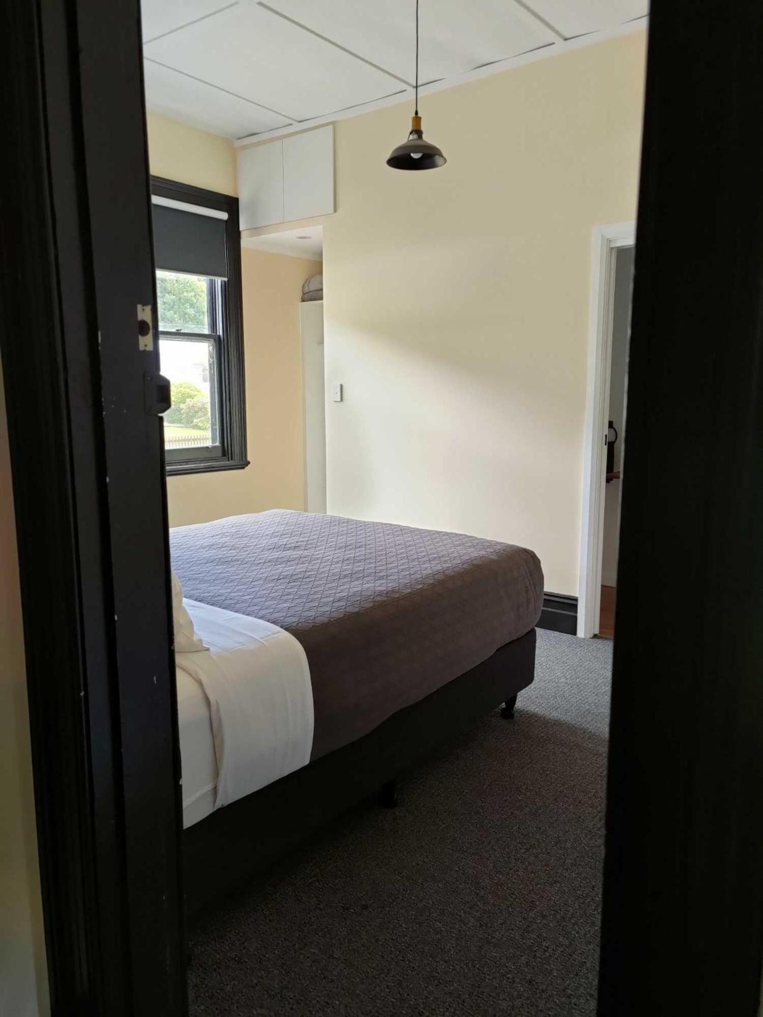 Double Room with Private Bathroom - Photo 2
