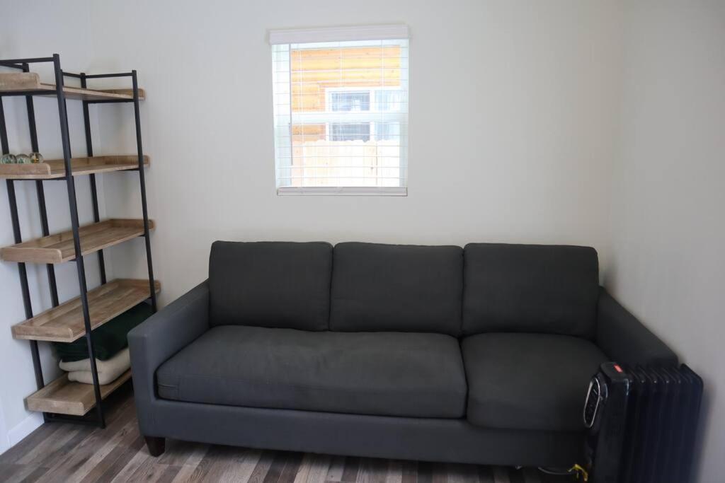 One-Bedroom House photo 1