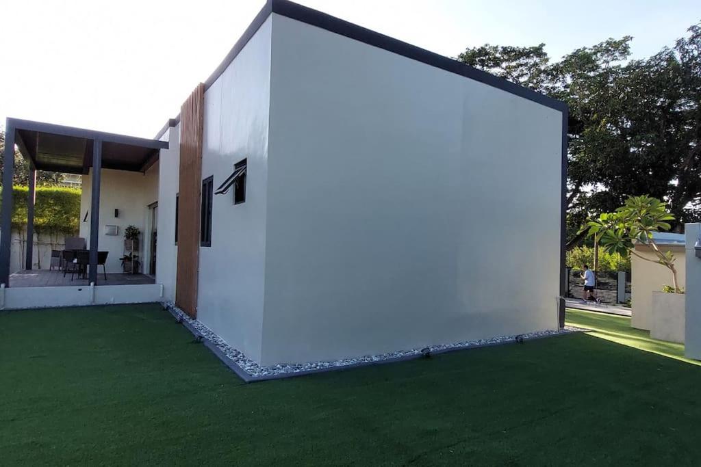 Two-Bedroom House photo 2