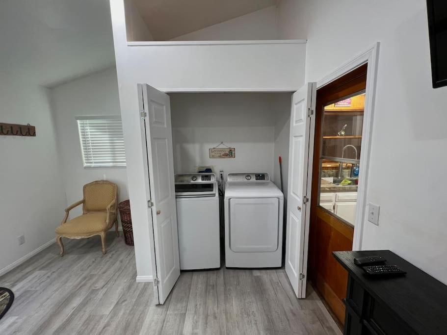 Three-Bedroom House photo 3