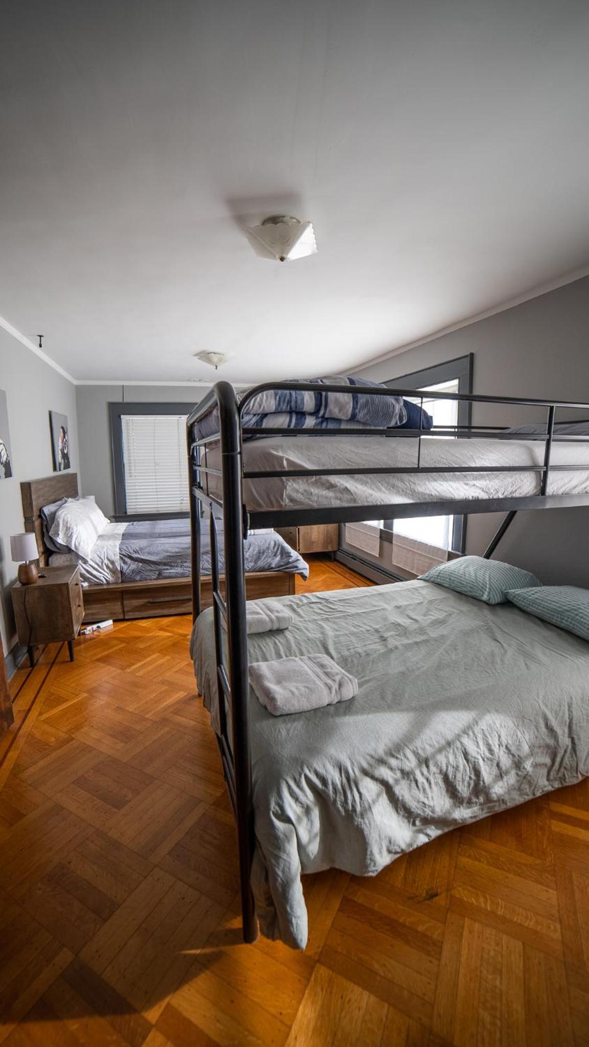 Double Room with Shared Bathroom photo 3