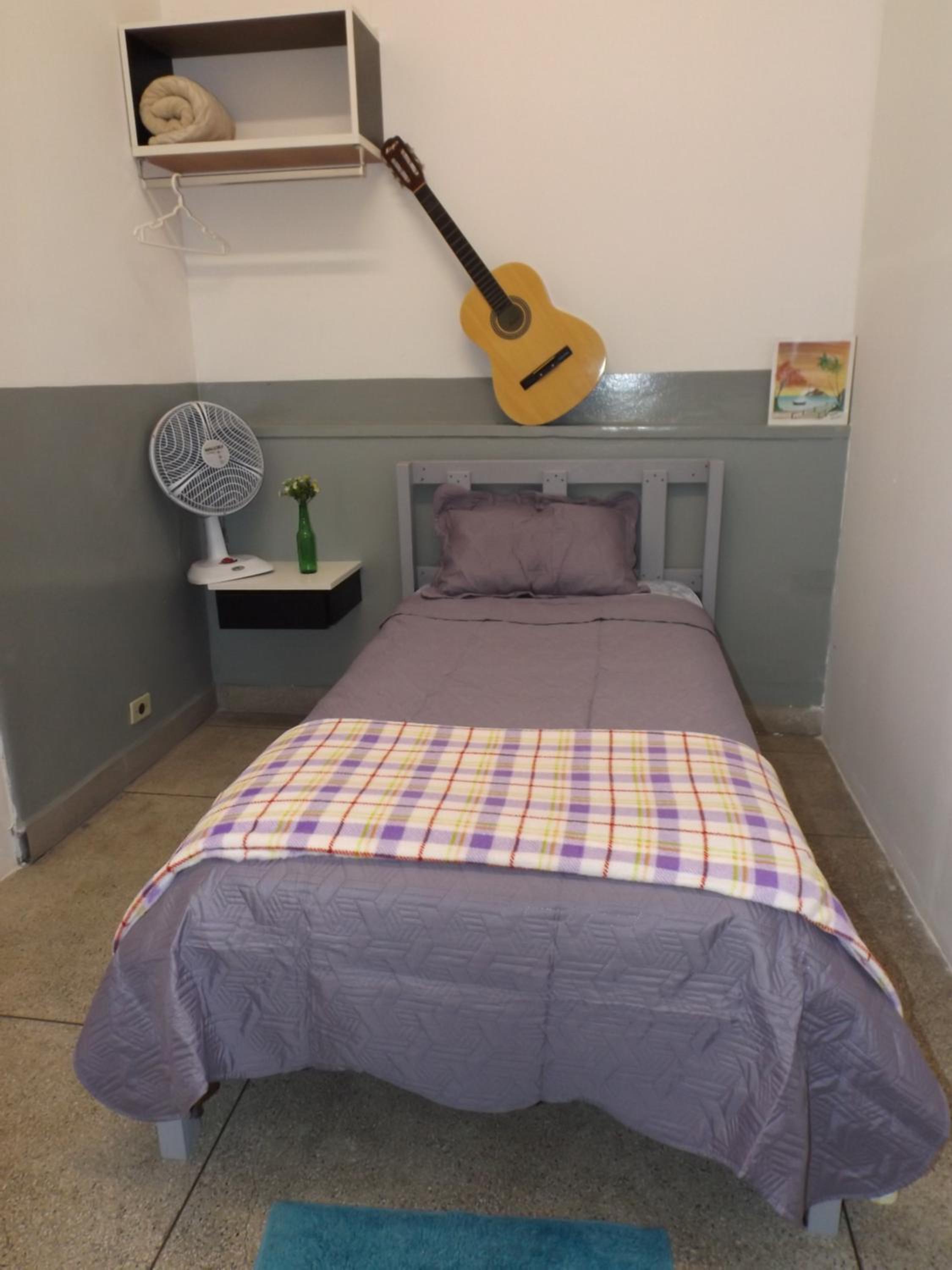 Single Room with Shared Bathroom photo 3