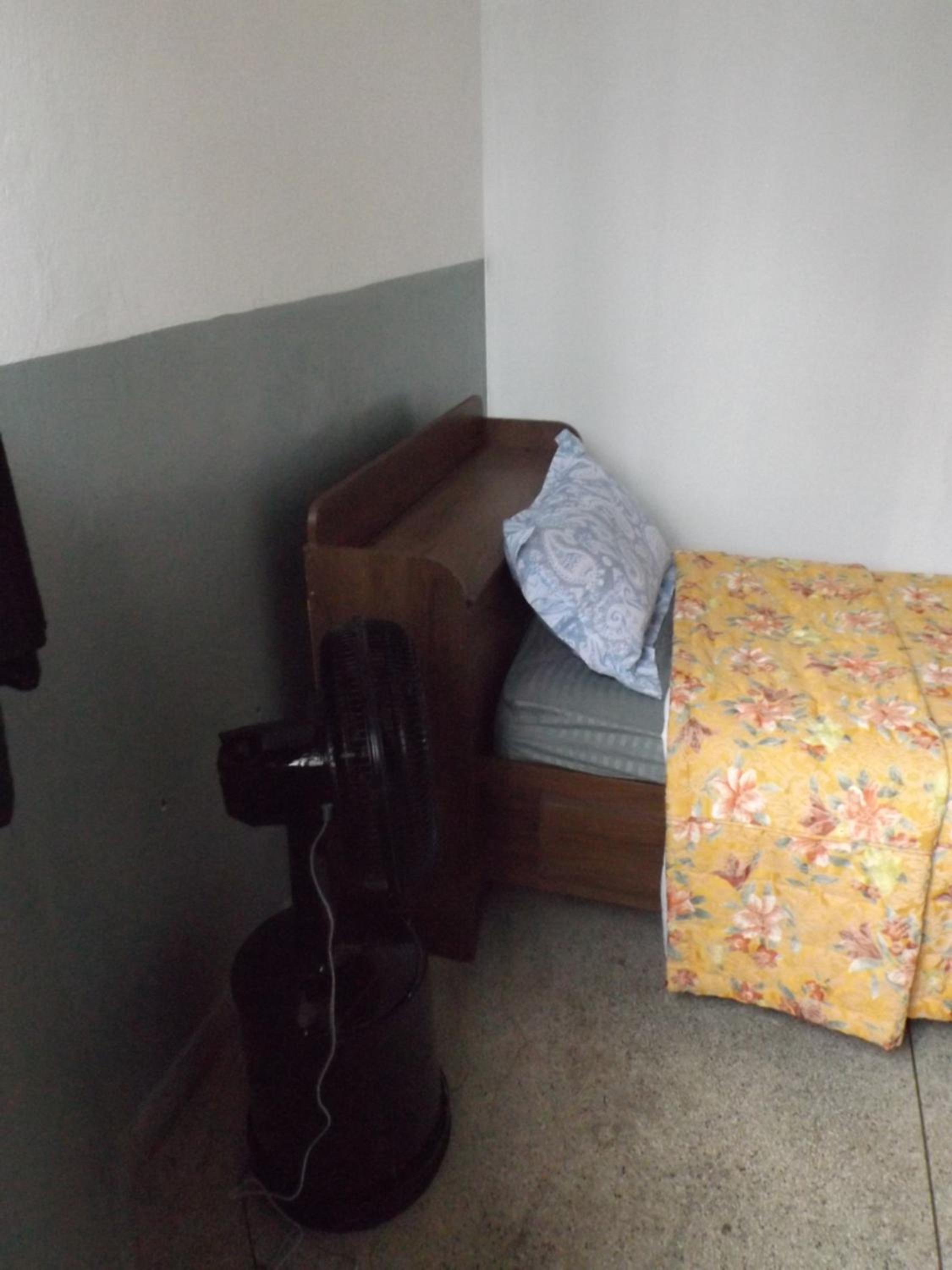 Single Room with Shared Bathroom photo 3