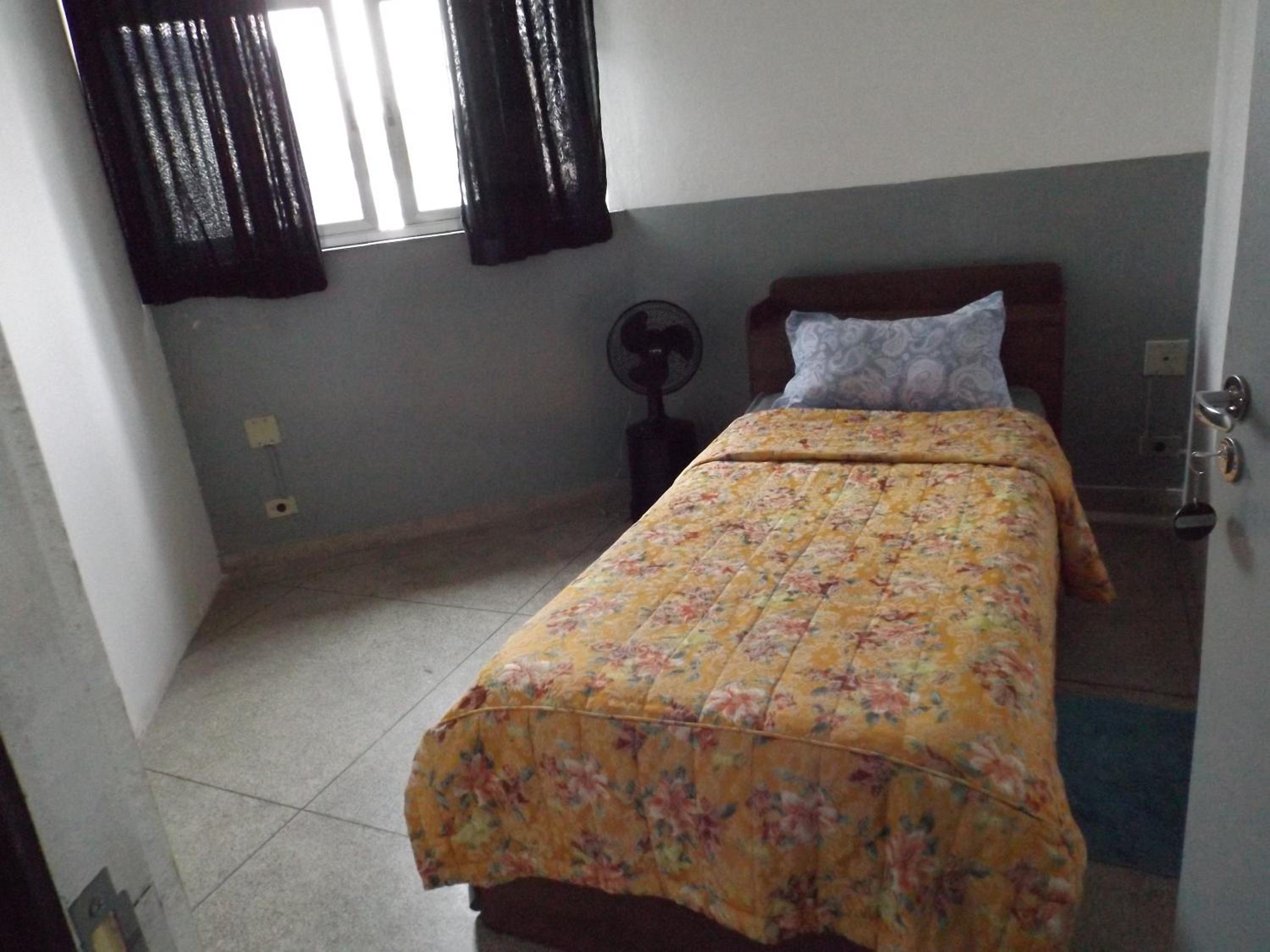 Single Room with Shared Bathroom photo 2