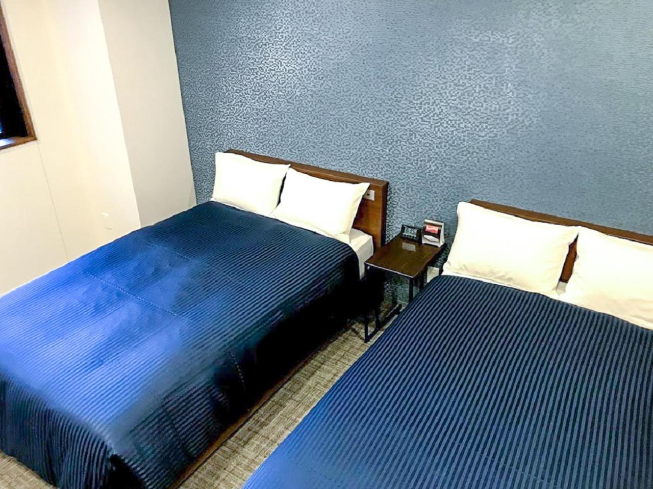 Twin Room - Non-Smoking - Photo 2