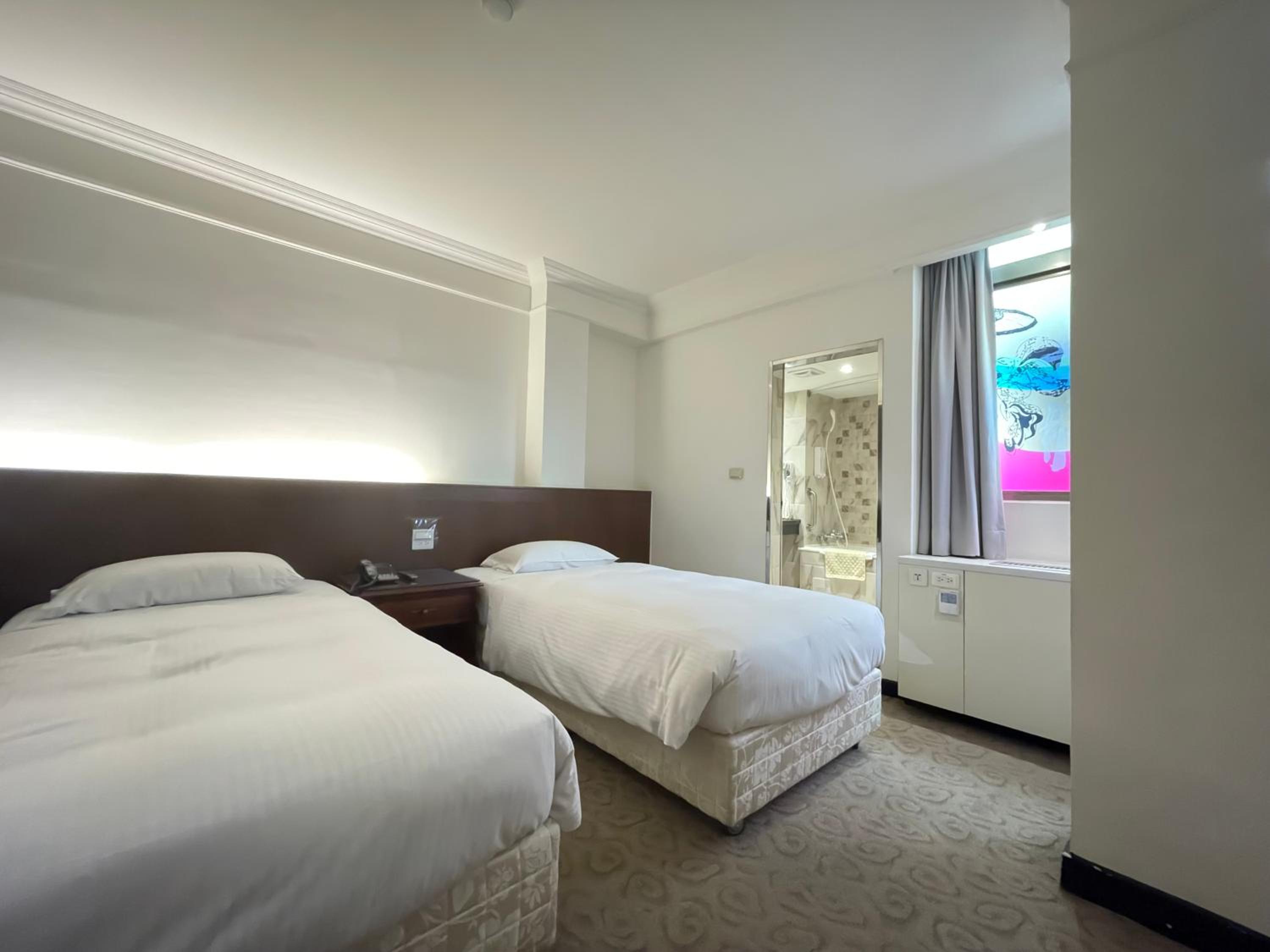 Economy Twin Room - No Window