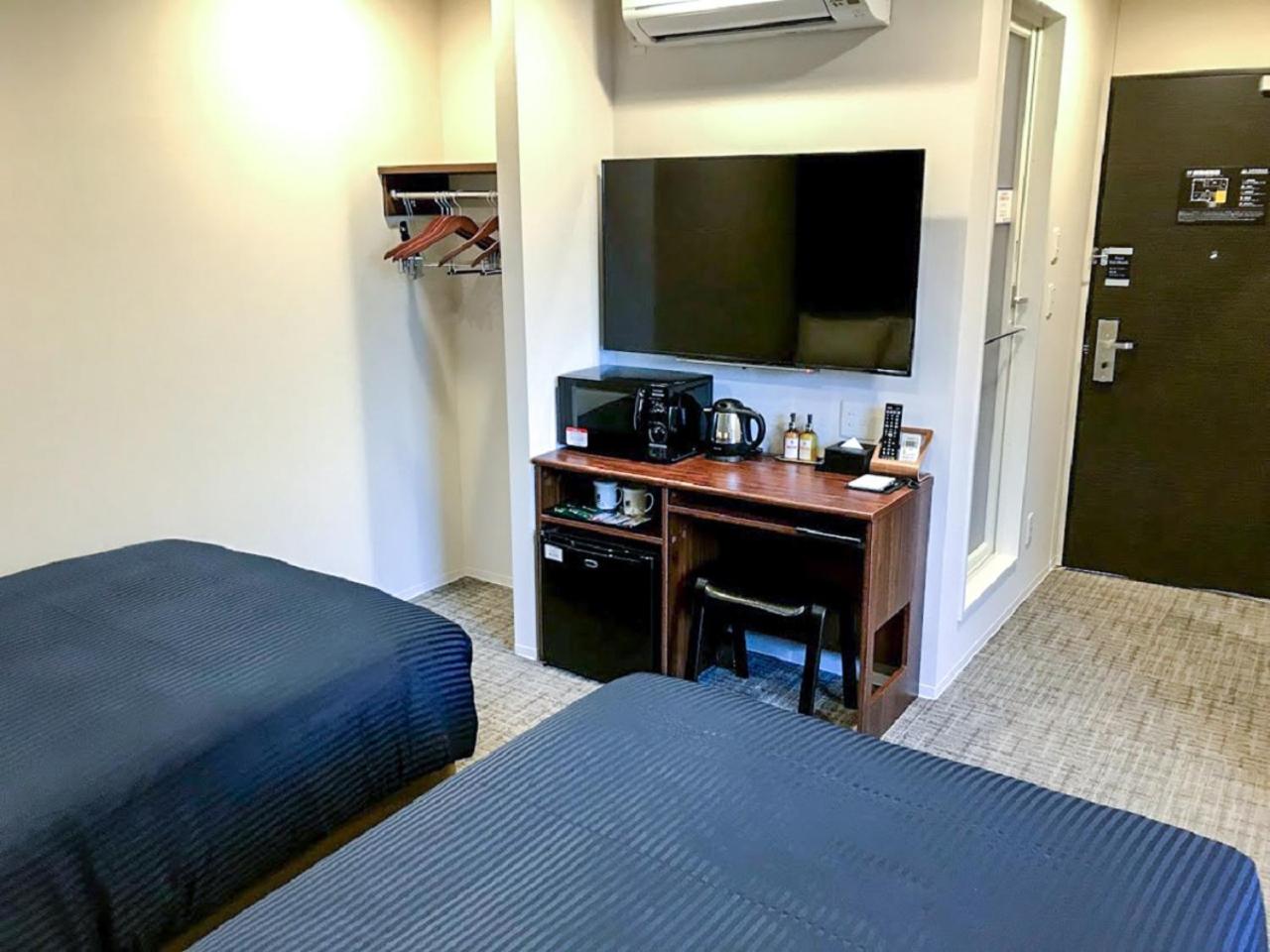 Twin Room - Non-Smoking - Photo 1