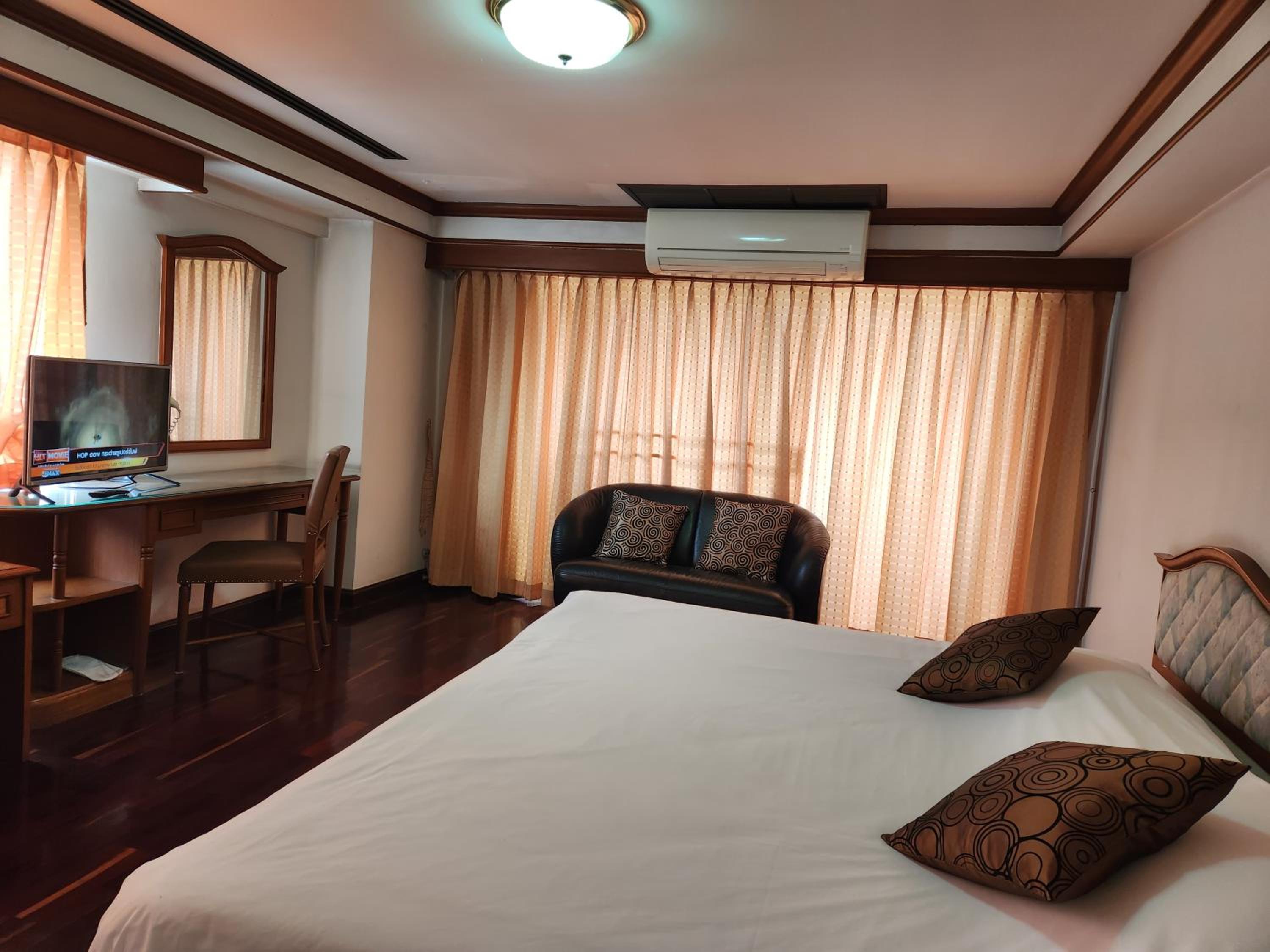 Superior Double or Twin Room photo 3