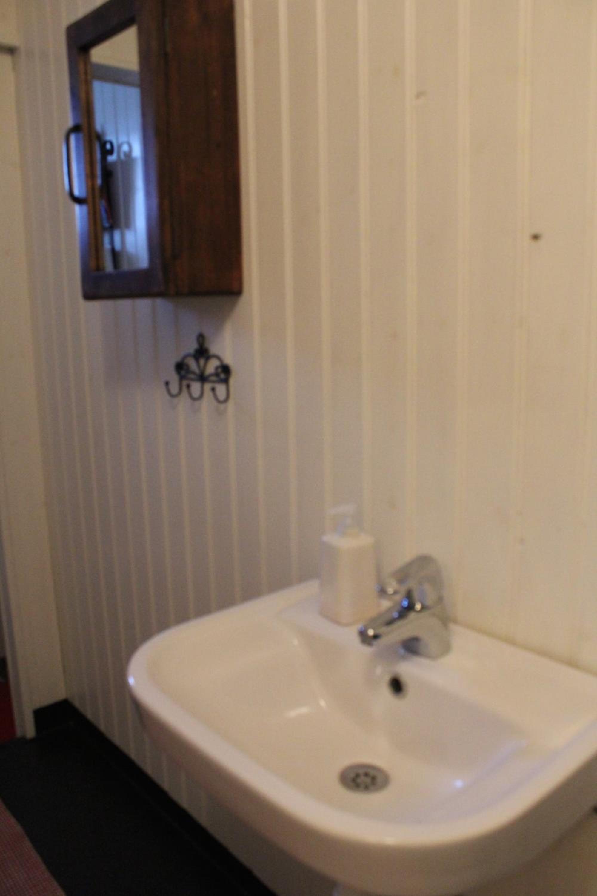 Triple Room with Shared Bathroom photo 2