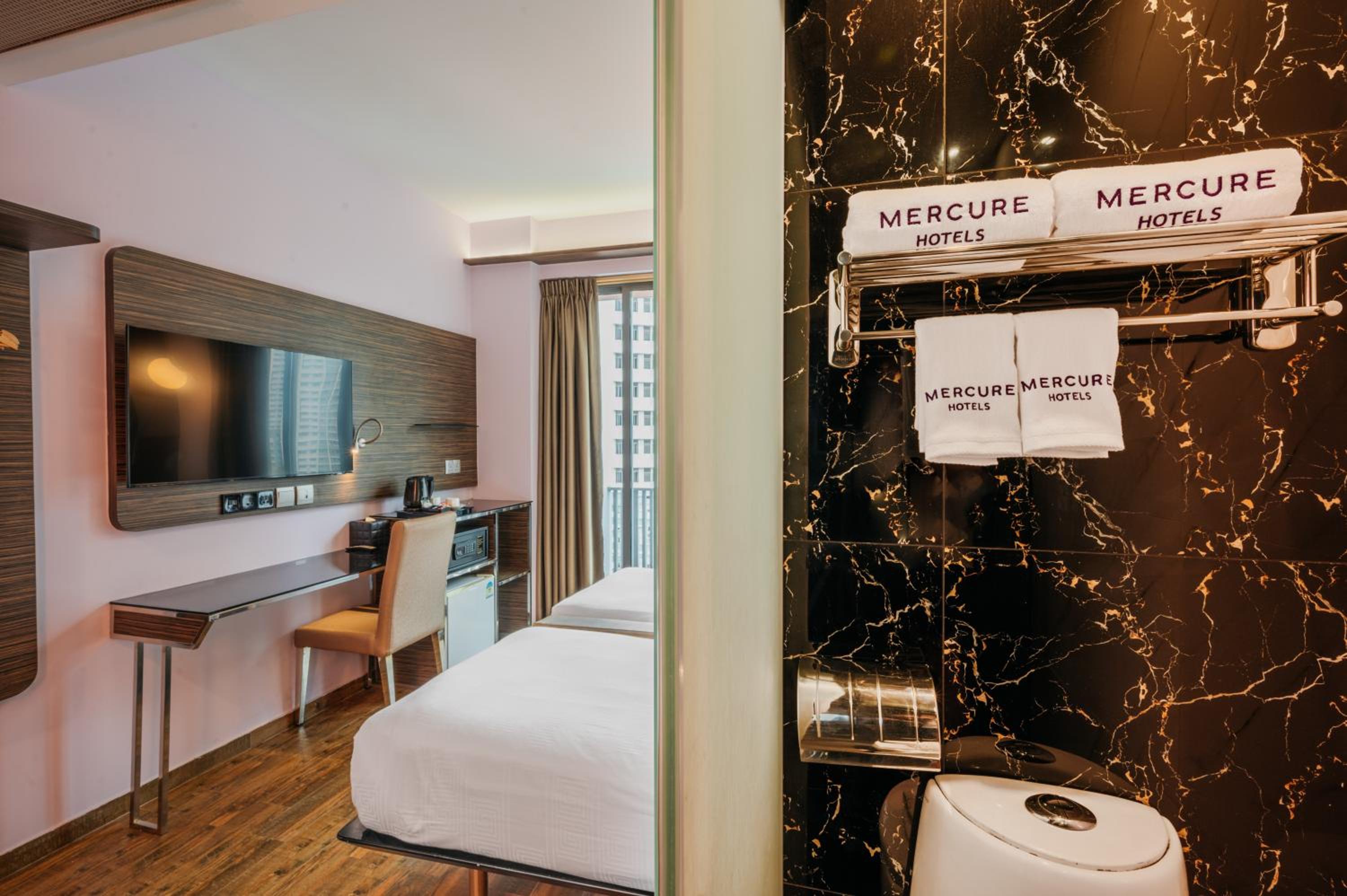 Classic Twin Room with Balcony photo 2